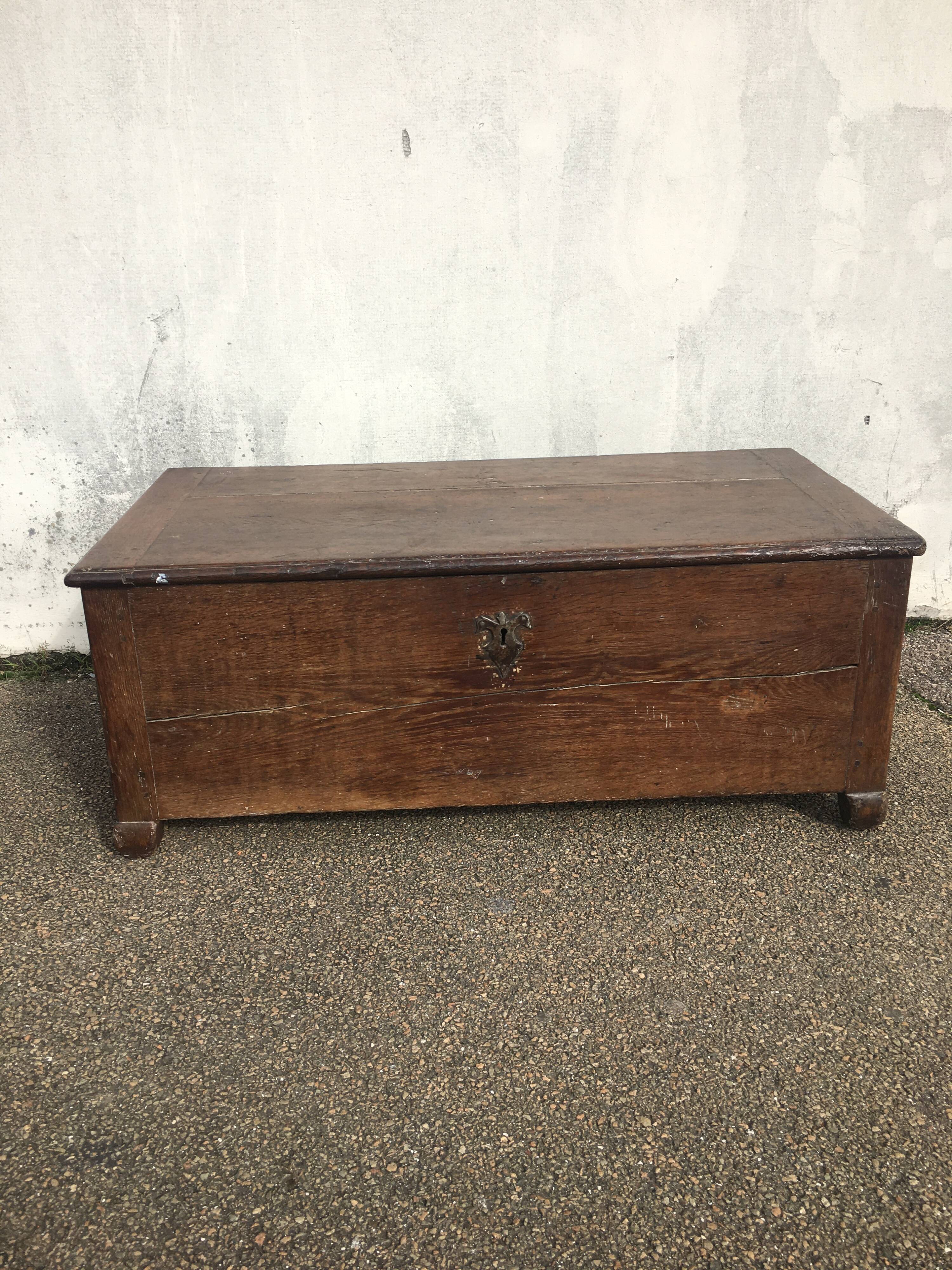 Old solid oak chest early XVIII Brutalist