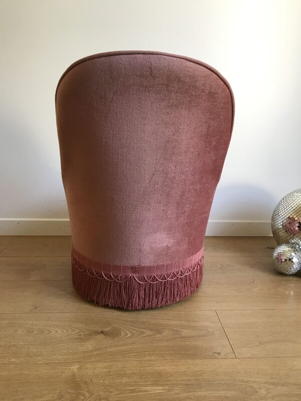 Chauffeuse style crapaud en velours rose