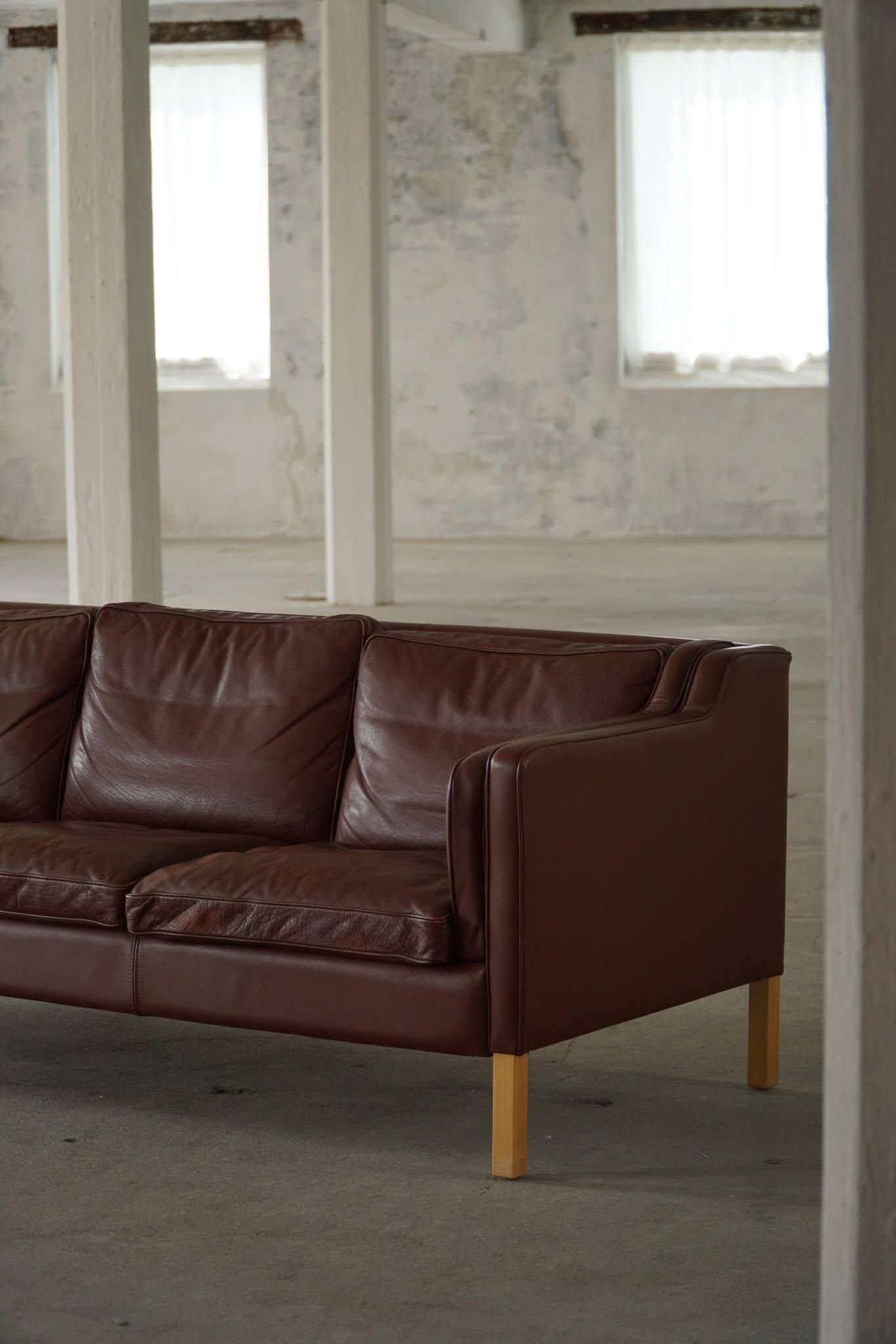 Stouby Møbelfabrik, 3-seater mid-century style sofa in brown leather, made in the 1970s.