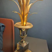 Pineapple lamp