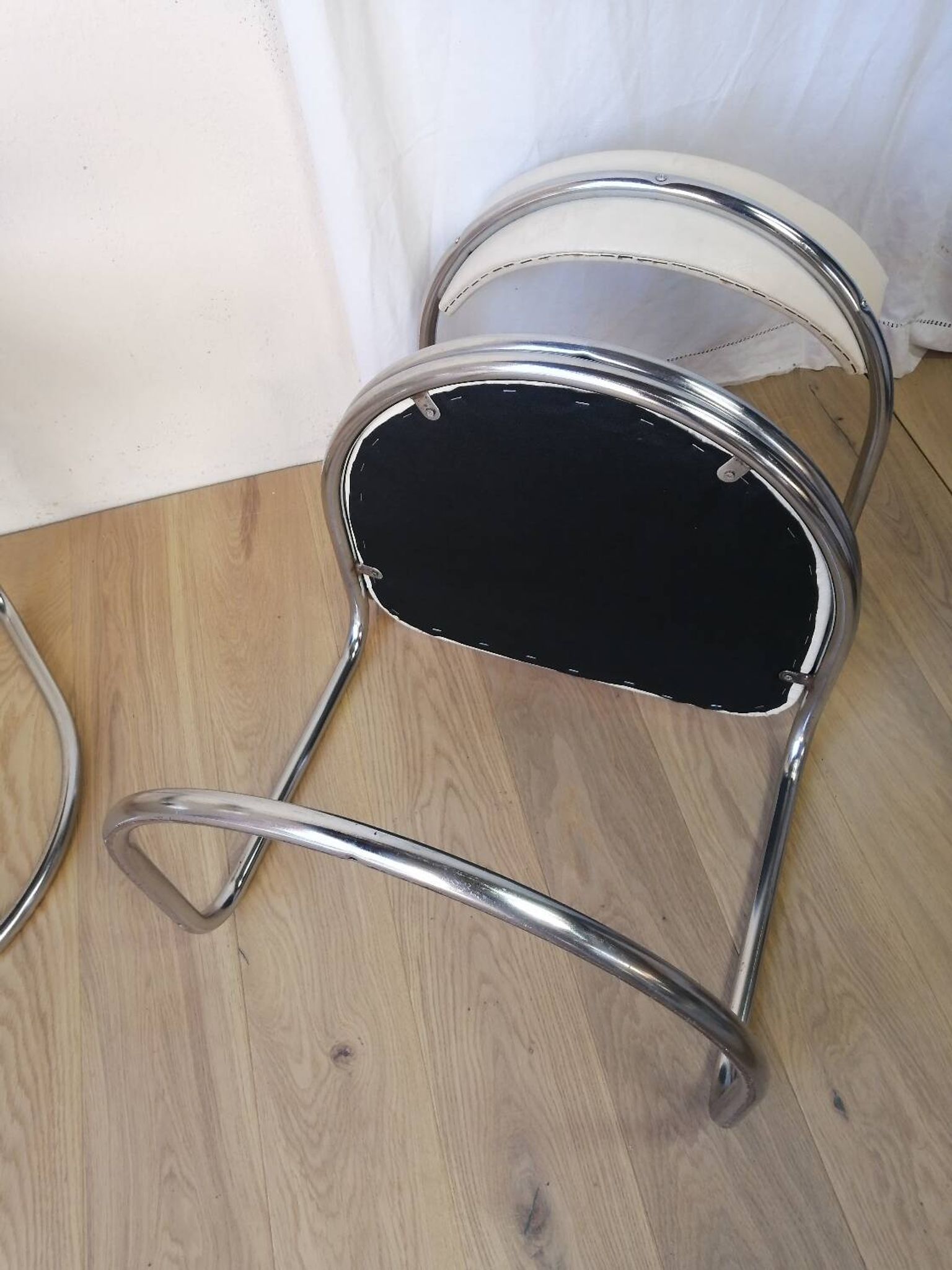 Pair of vintage cantilever chairs Zougoise Victoria, Switzerland.