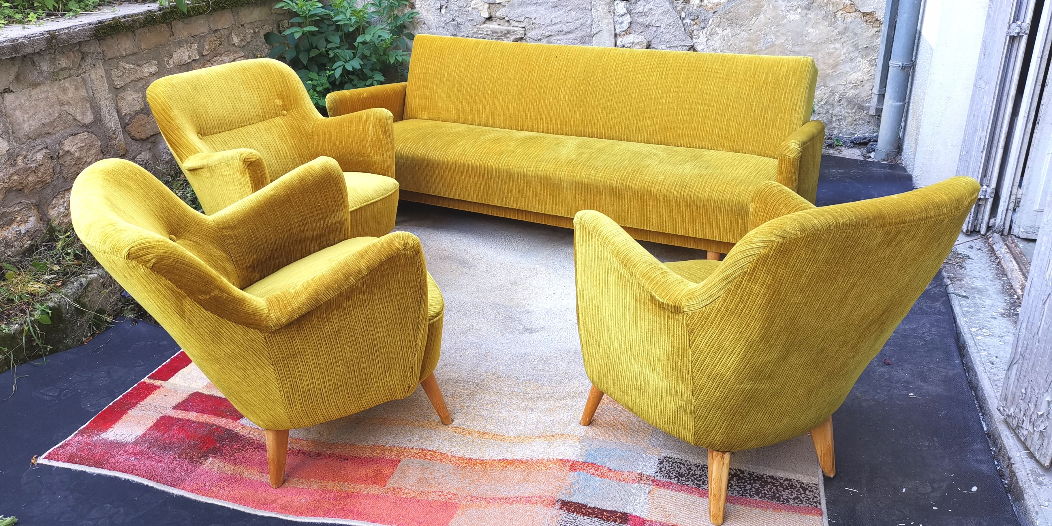 Convertible sofa in golden yellow velvet