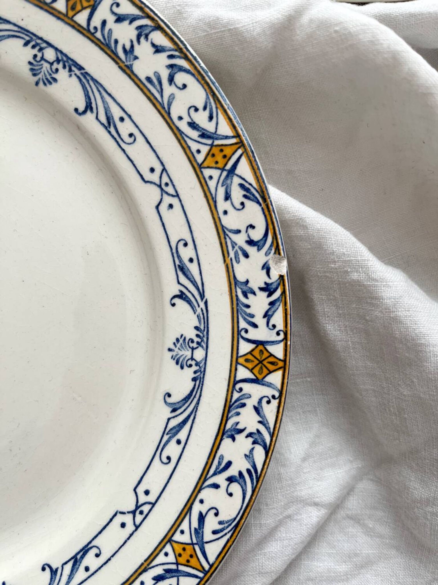 4 “Colbert” ironstone dessert plates from Creil and Montereau