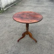 Antique round mahogany guéridon – Tripod central leg – 19th century