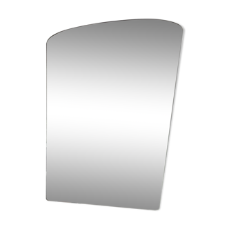 Free-form Scandinavian mirror