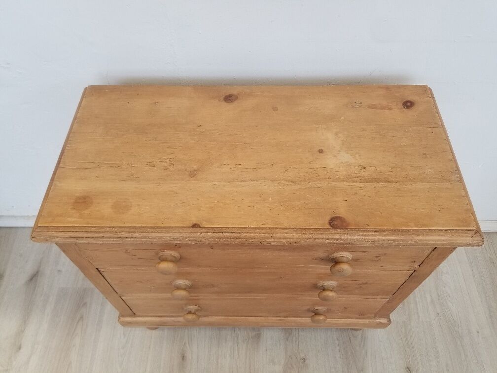 English pine dresser