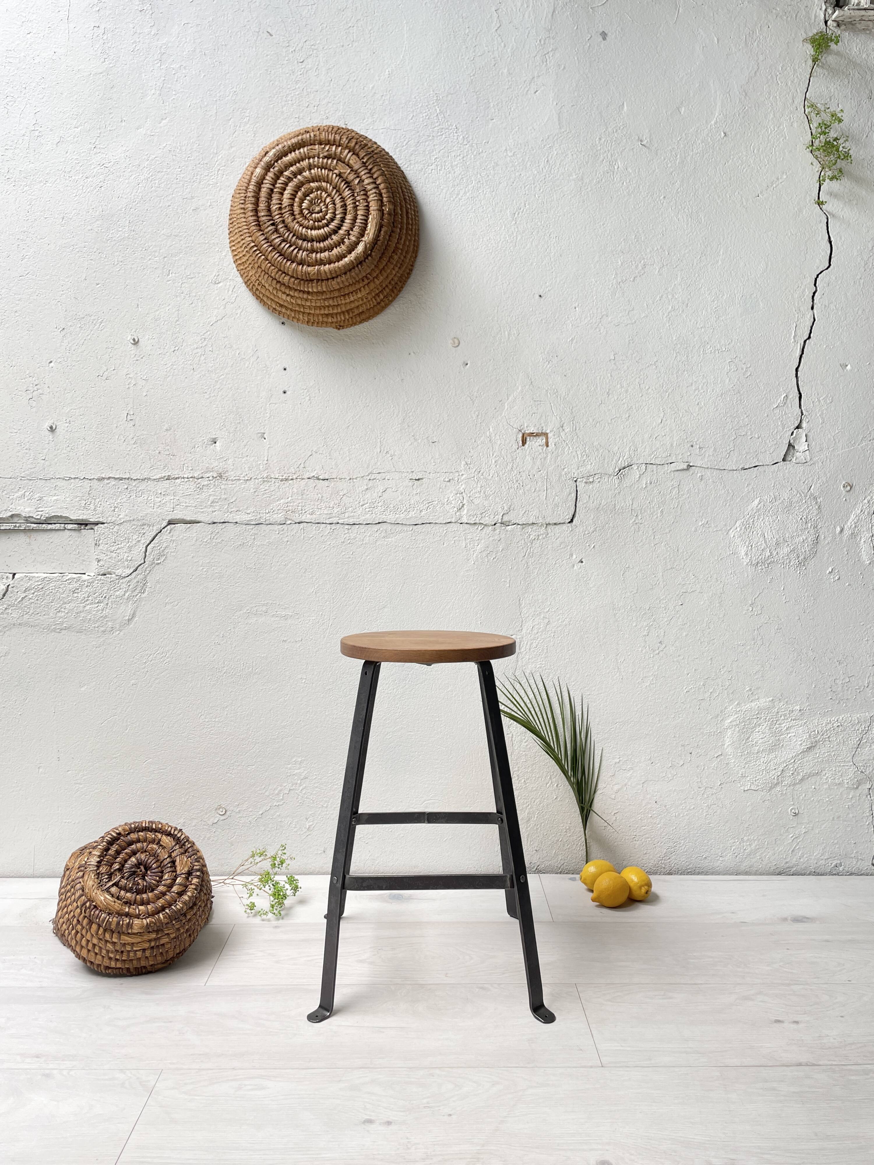 Biénaise fixed industrial workshop stool, circa 1940