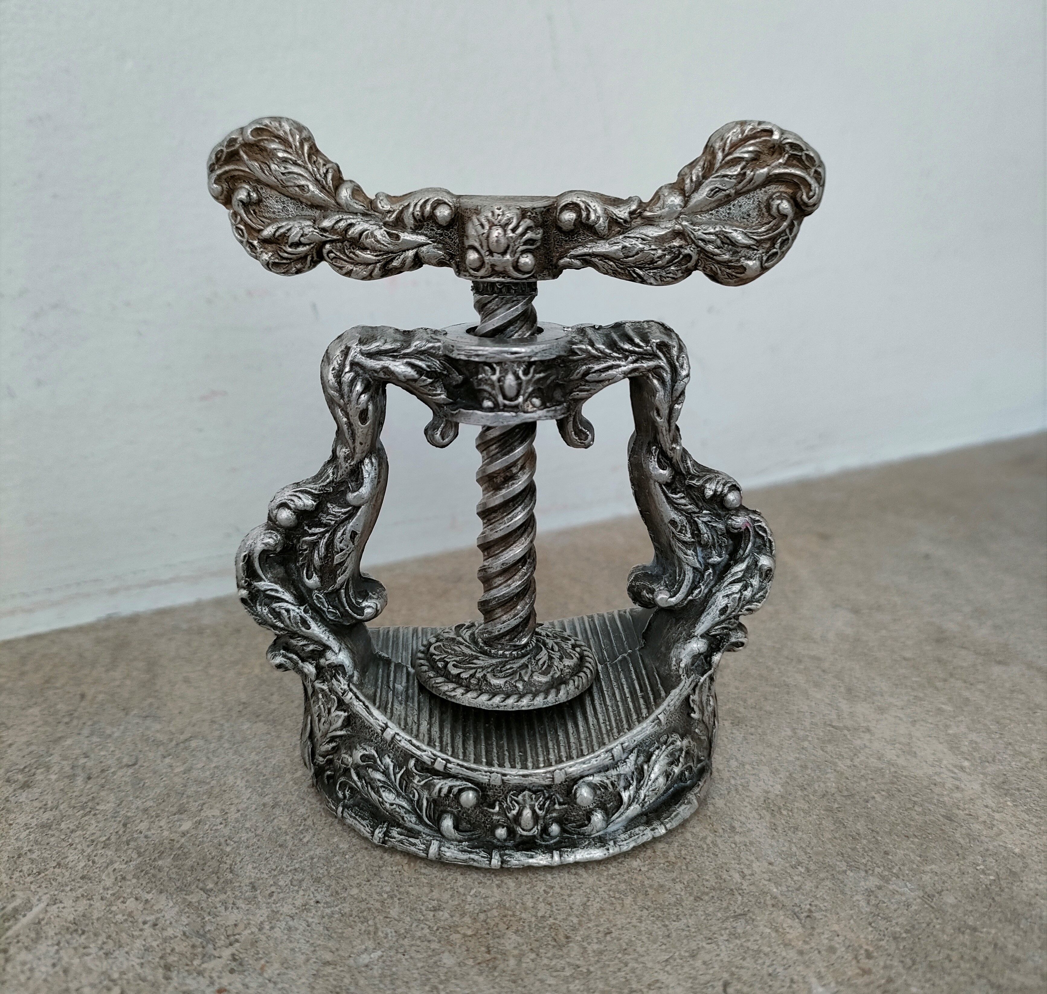 Nutcracker/walnut press Art-Deco - silver metal - 30s - France