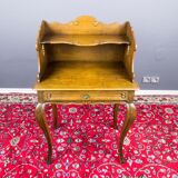 Table de chevet ou table d’appoint en chêne de style rococo, vers les années 1930