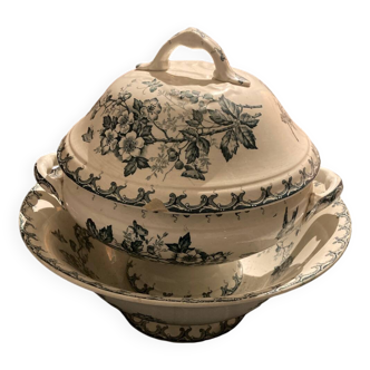 Porcelain soup tureen and dish