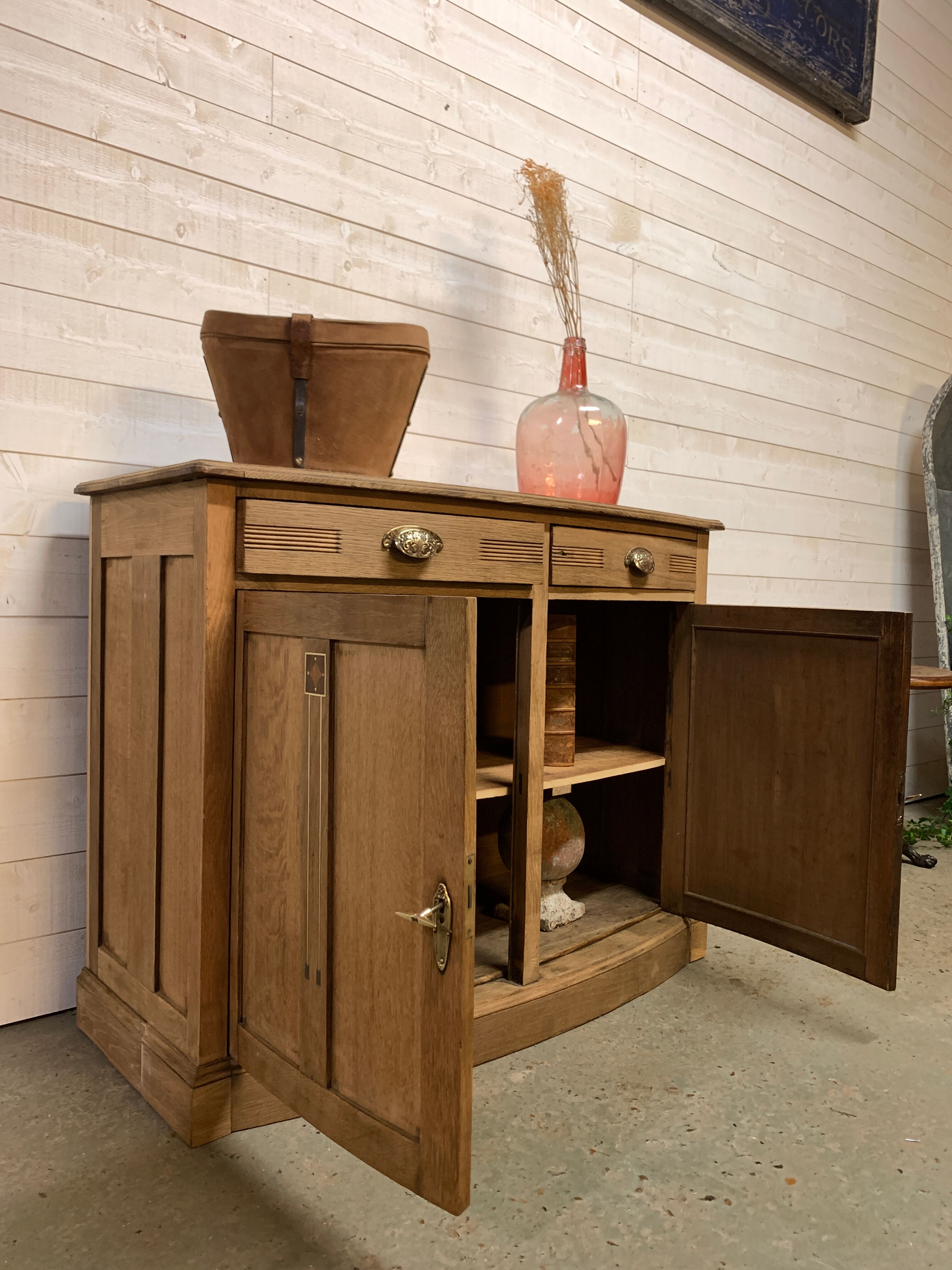 Buffet Art Deco marquetry and brass inlay