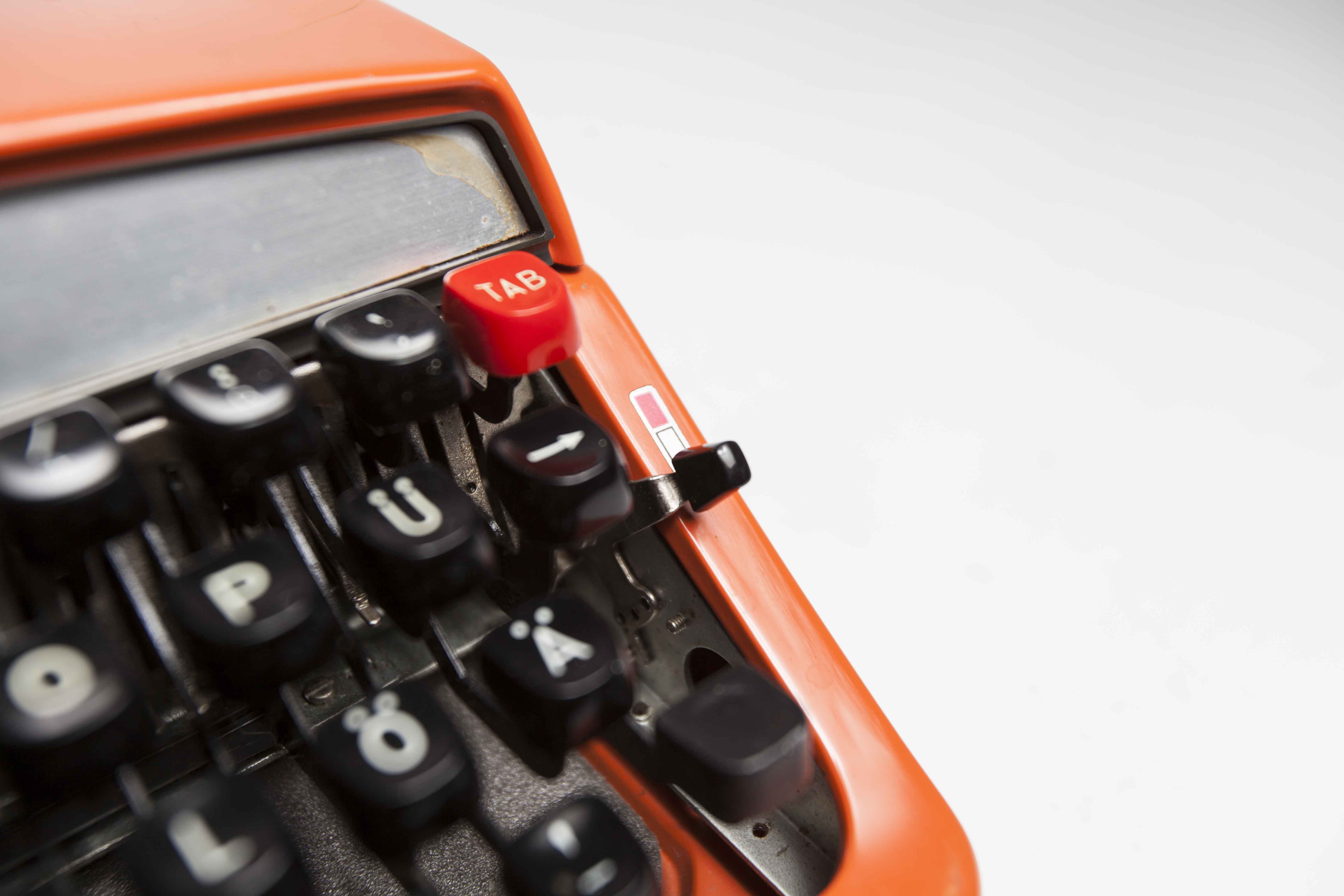 Machine à écrire brother de luxe 879 révisée et ruban neuf qwertz