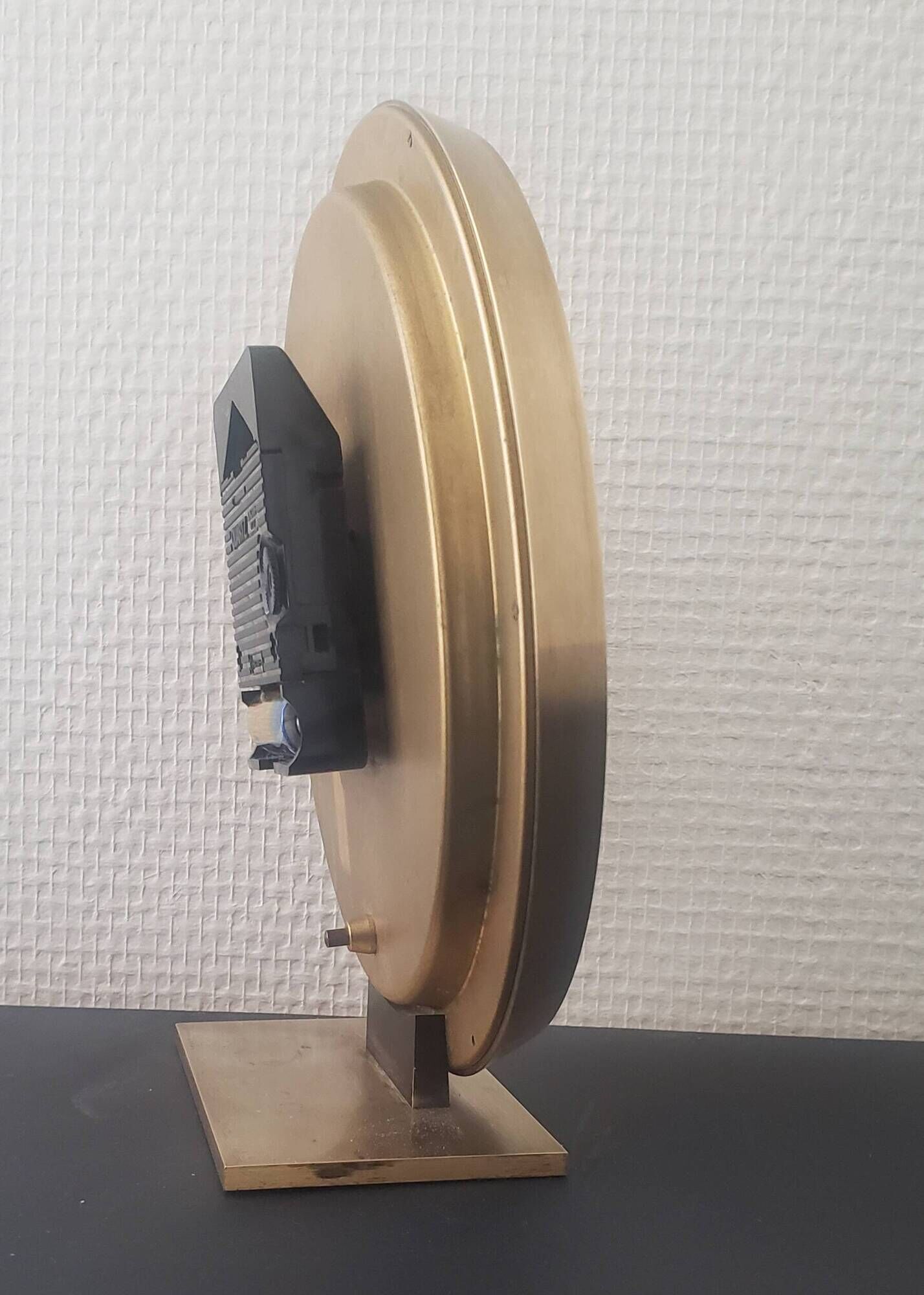 Large kienzle world timer quartz clock in golden brass 18x19cm good condition