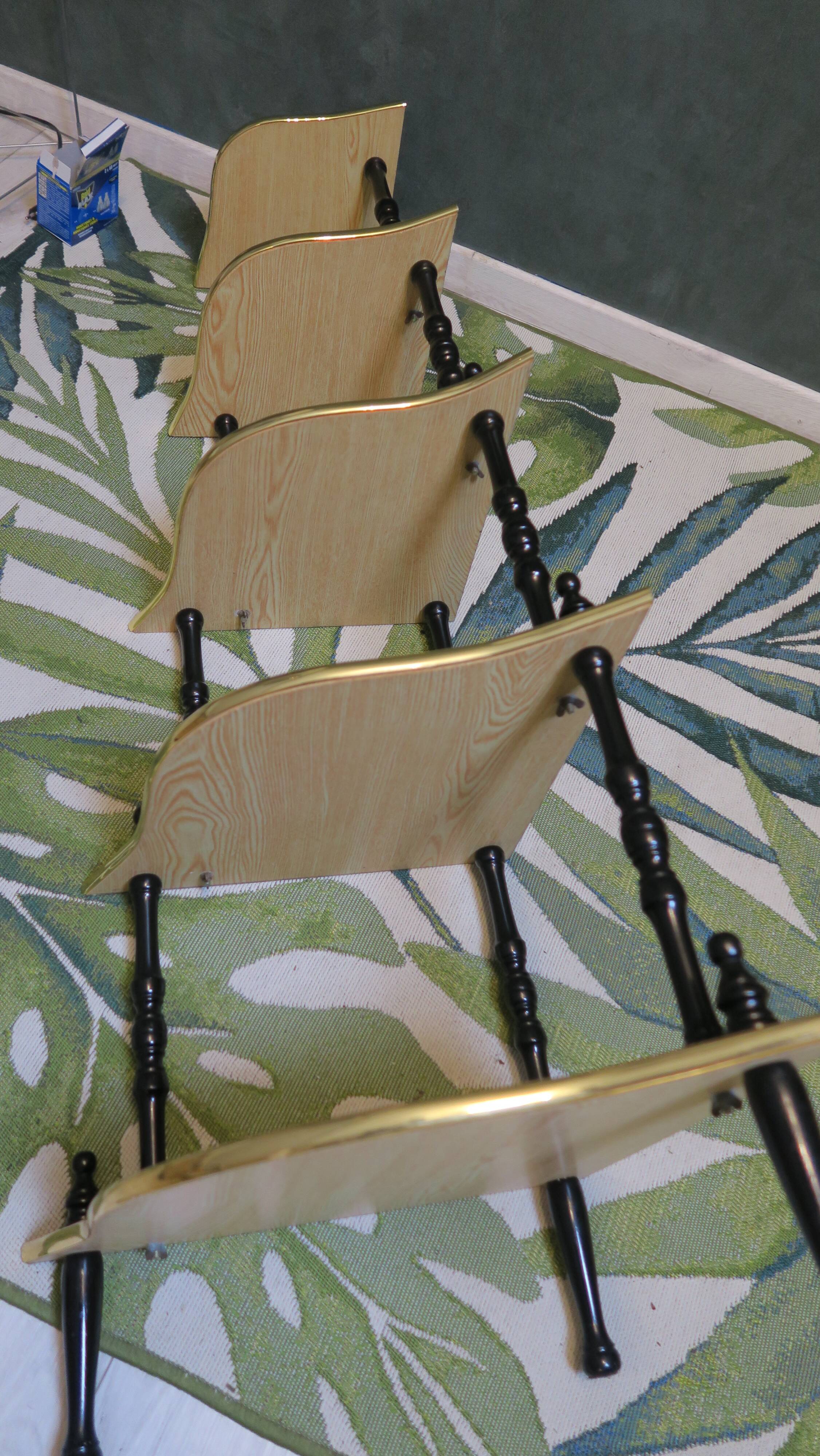 Hanging shelf, with two sides.