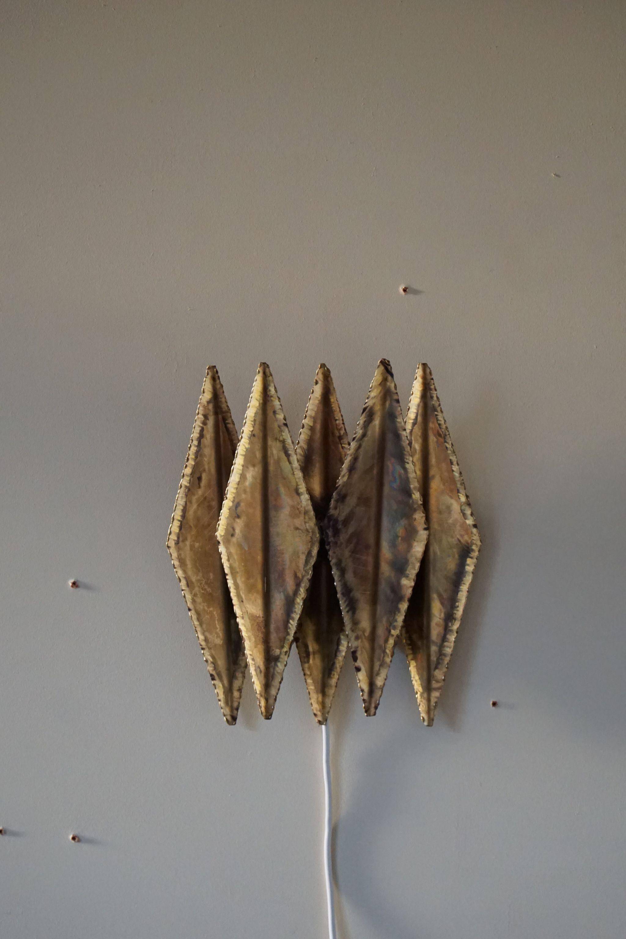 Brutalist wall lamp in brass by Svend Aage Holm Sørensen, 1960s.