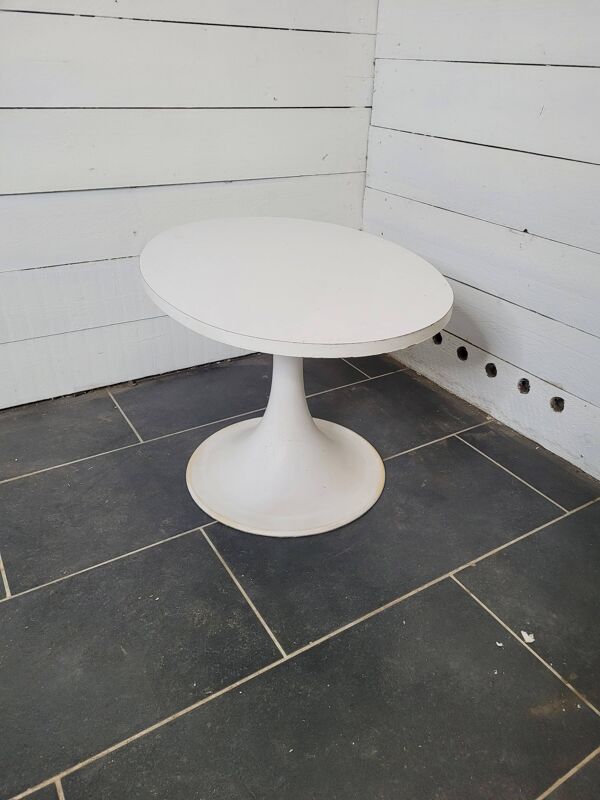 Table basse ovale vintage pied tulipe des années 70