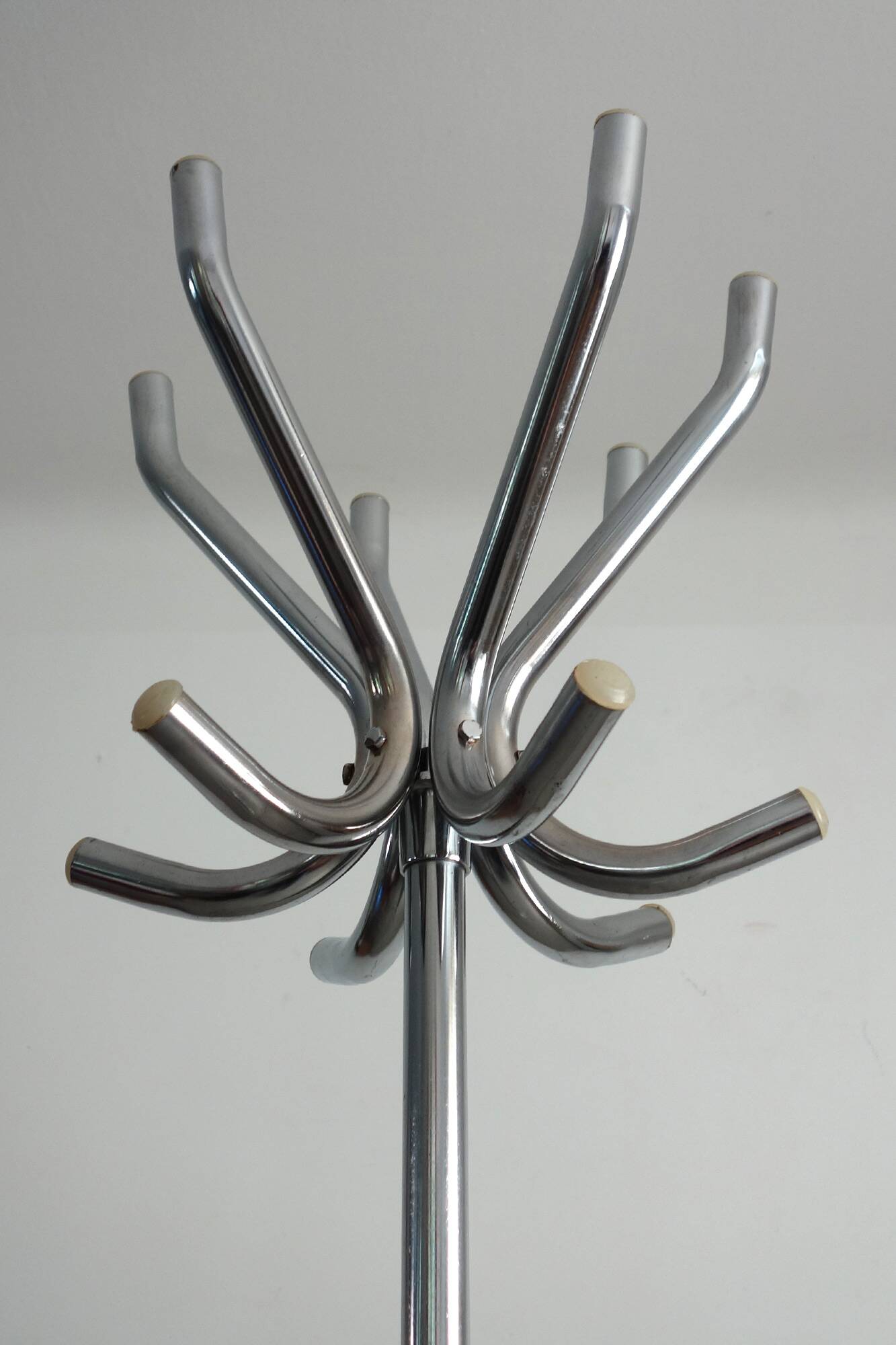 Parrot coat rack, chrome steel, 1970s.