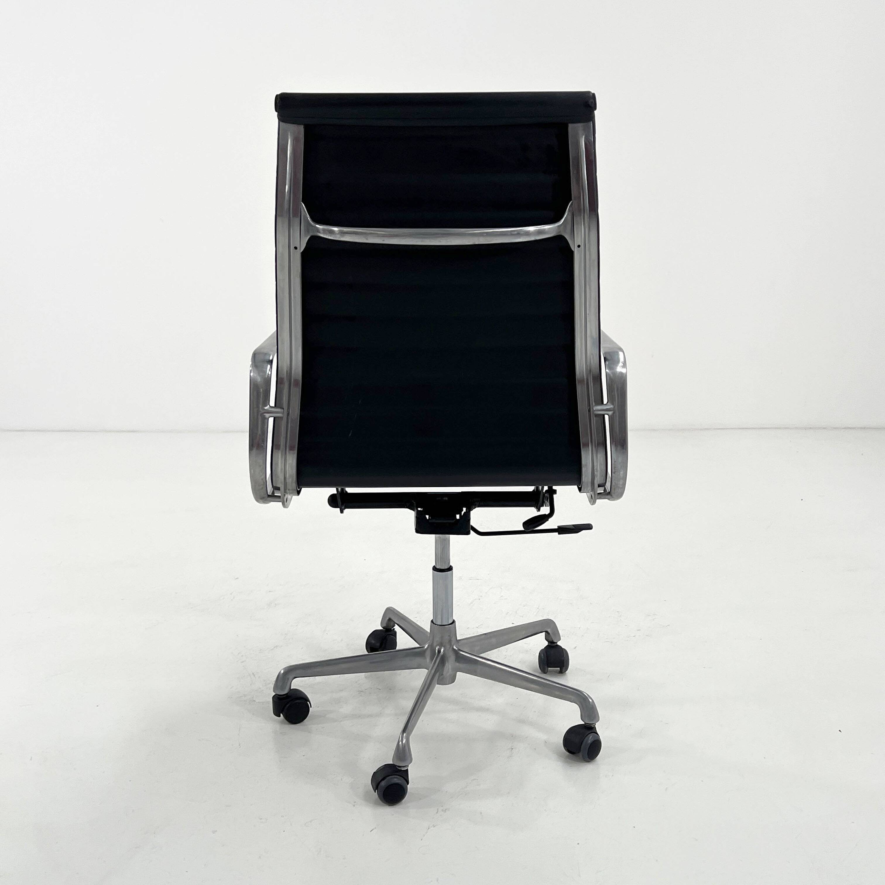 Fauteuil de bureau EA119 par C.& R. Eames pour ICF, 1970