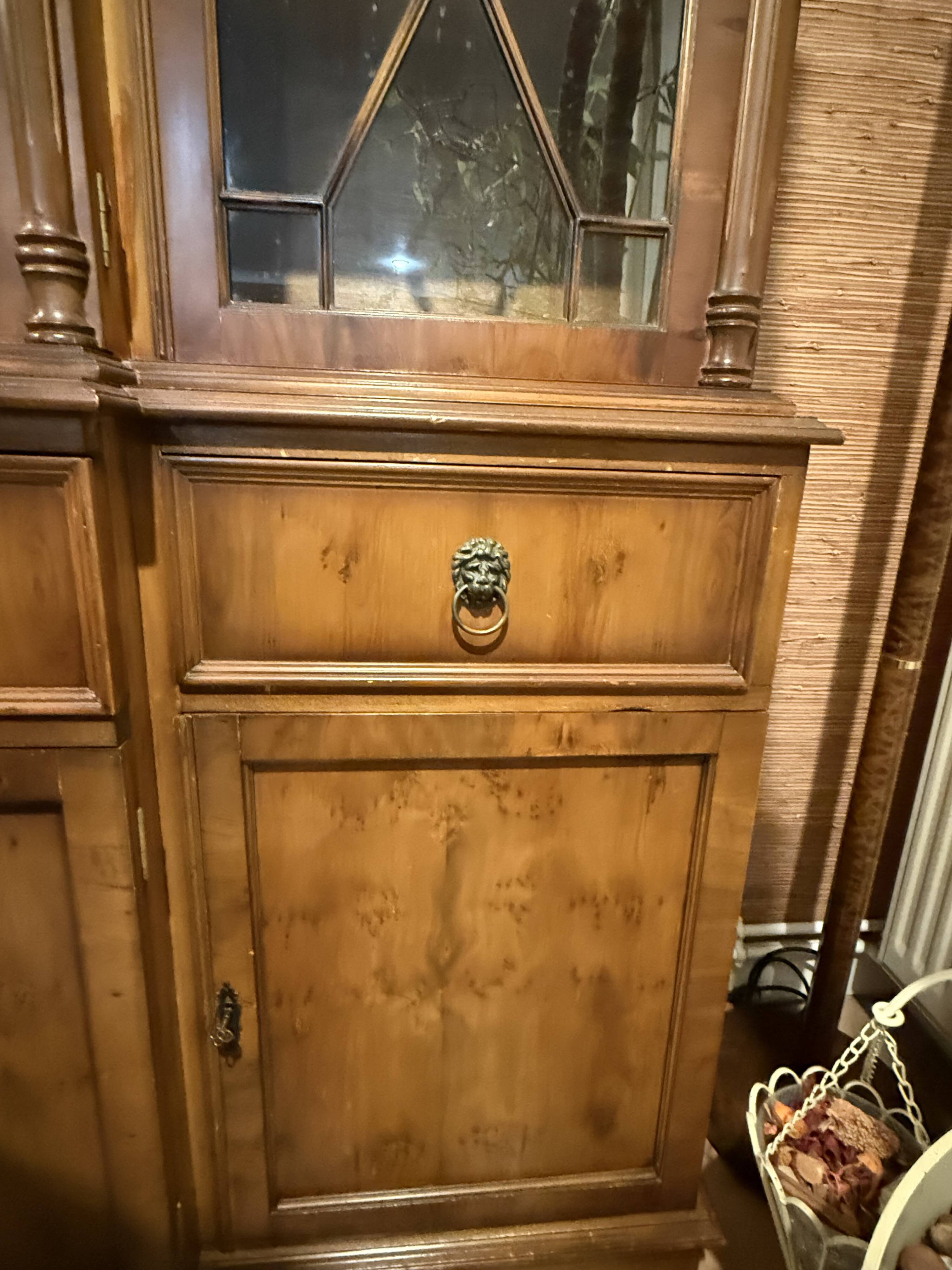 English-style display cabinet/library