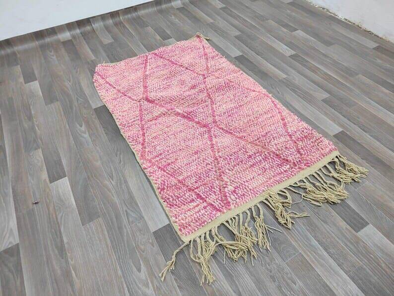 Handmade pink Beni Ouraine rug, size 140 x 260 cm