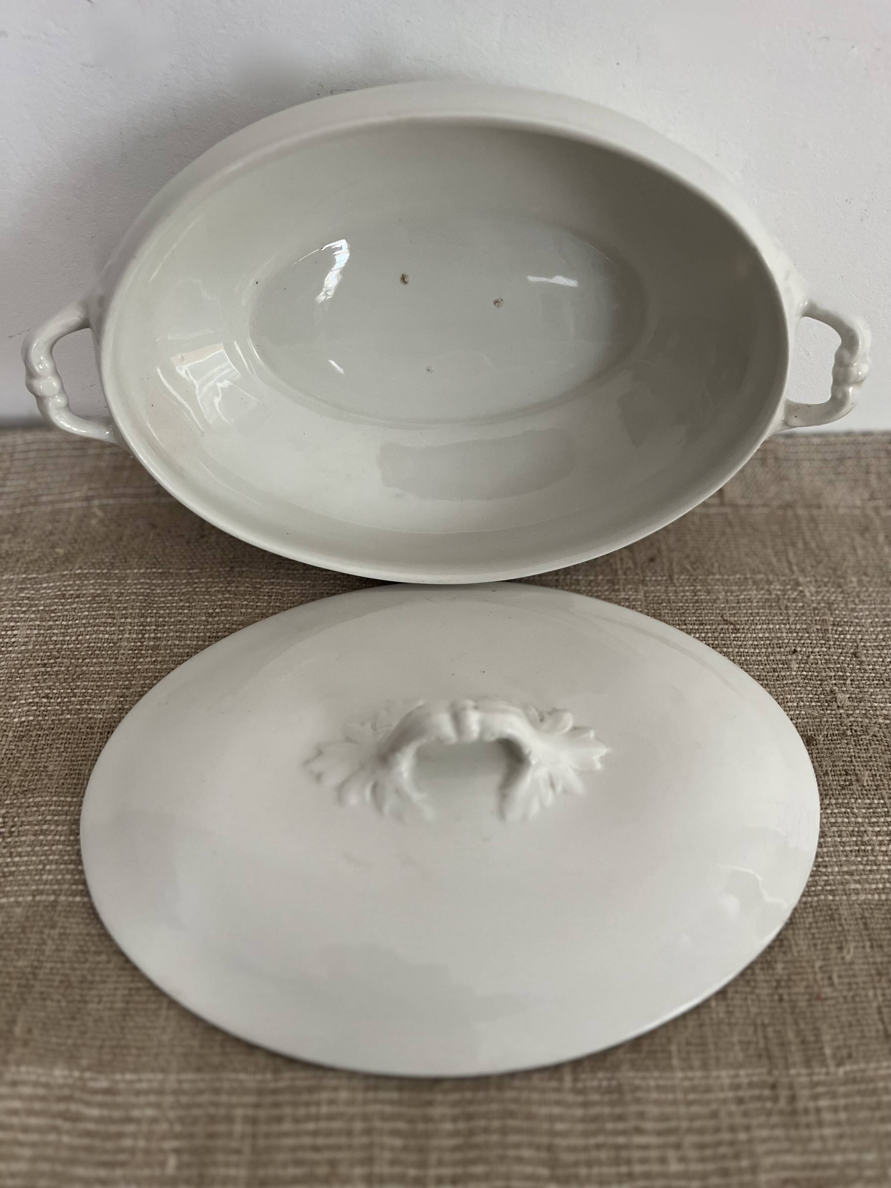 White earthenware vegetable dish, Maekin England