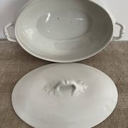 White earthenware vegetable dish, Maekin England