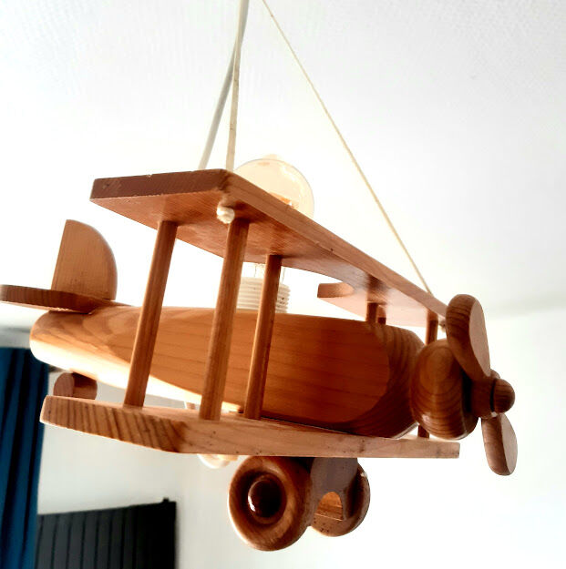 Wooden aircraft suspension