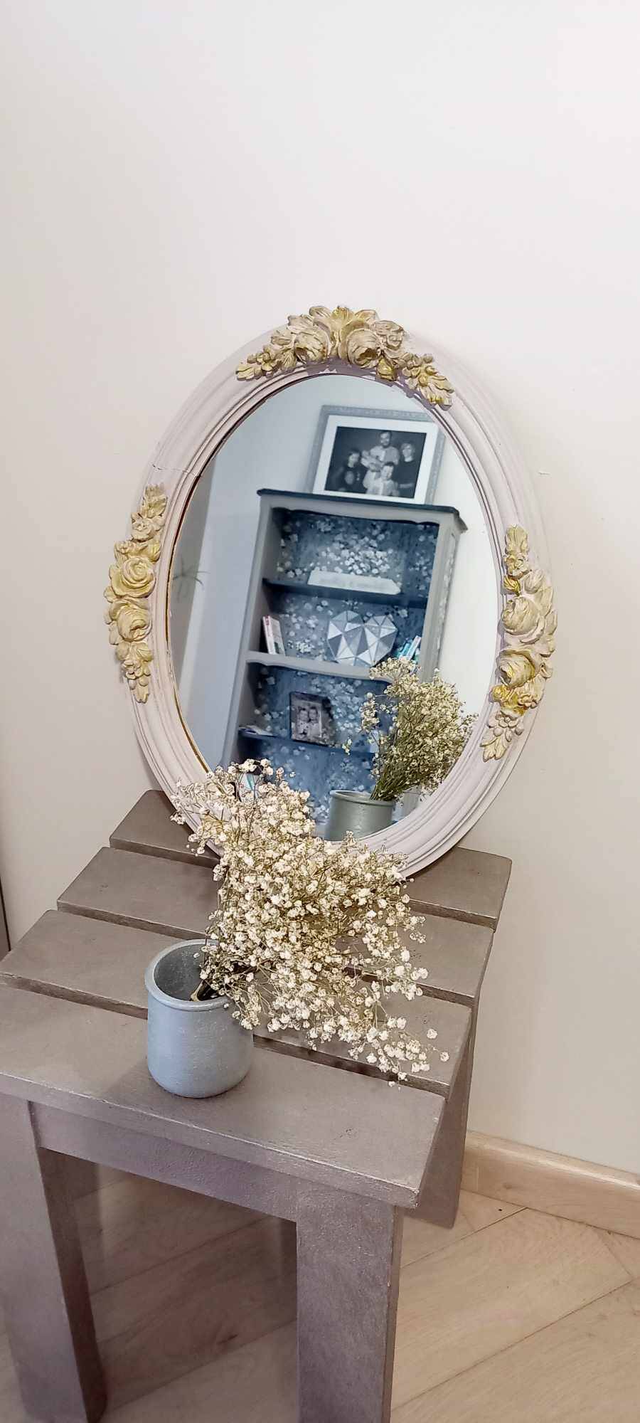 Miroir coiffeuse ancien avec moulures florales
