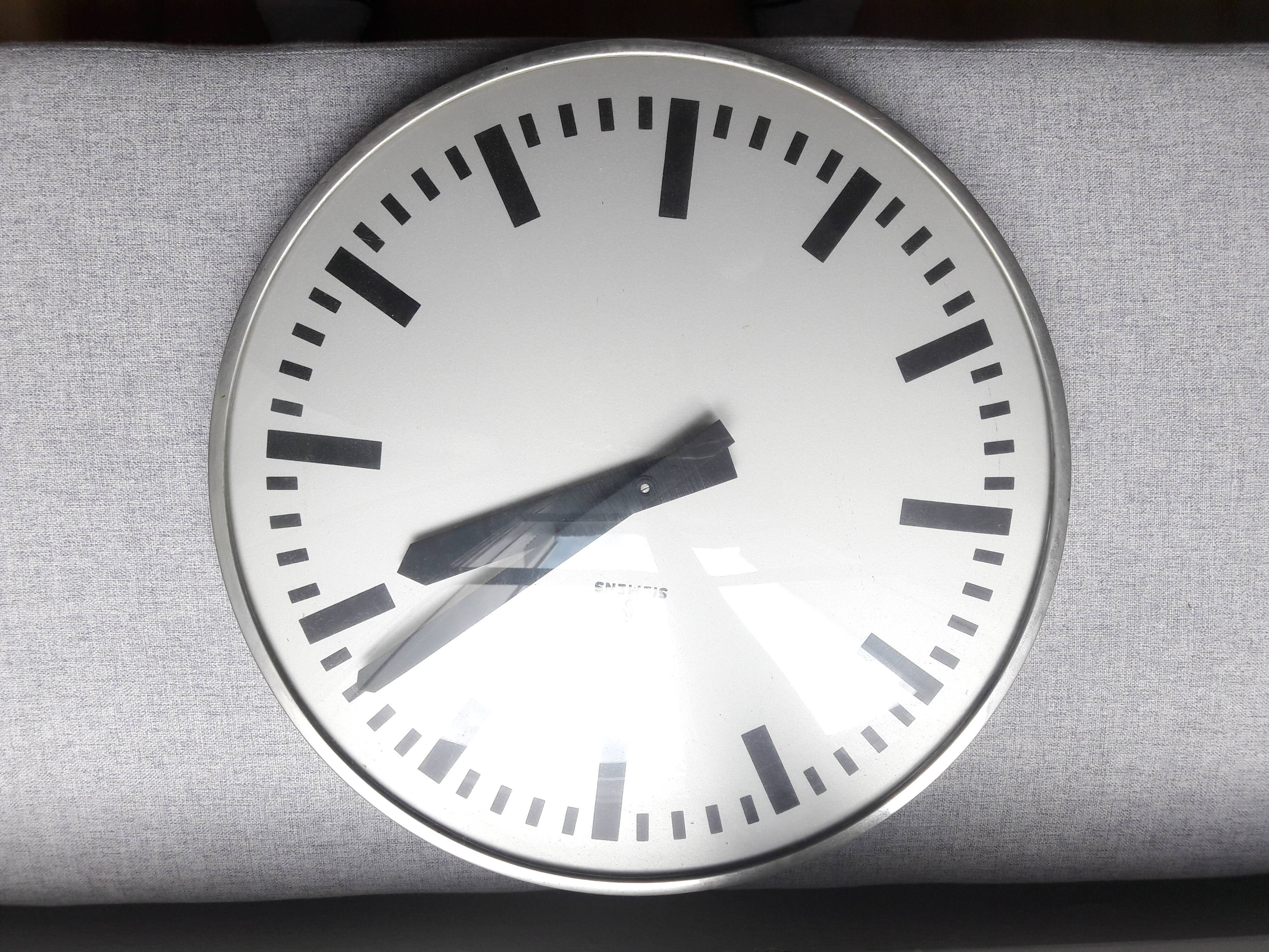 Siemens industrial clock