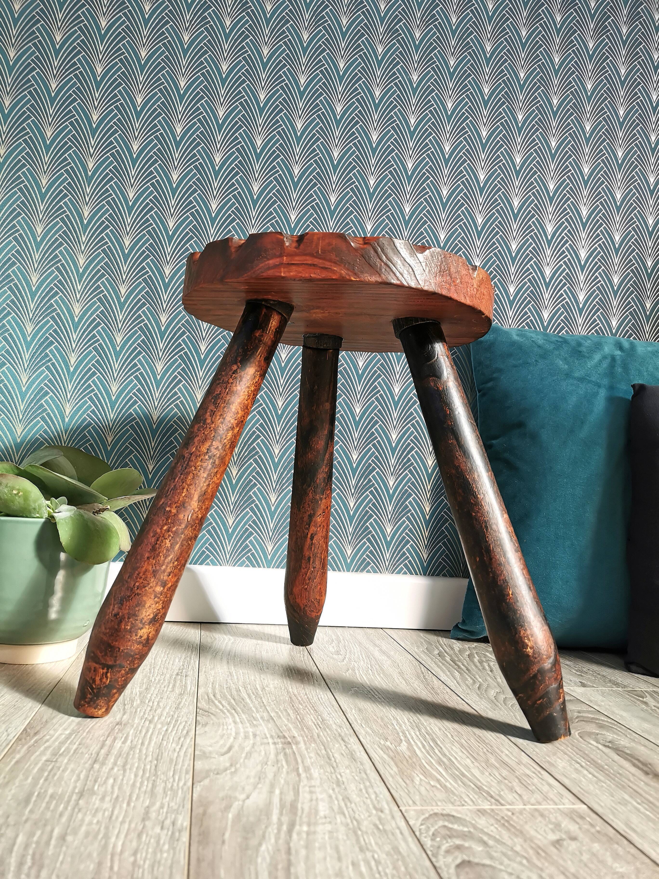 Tripod stool