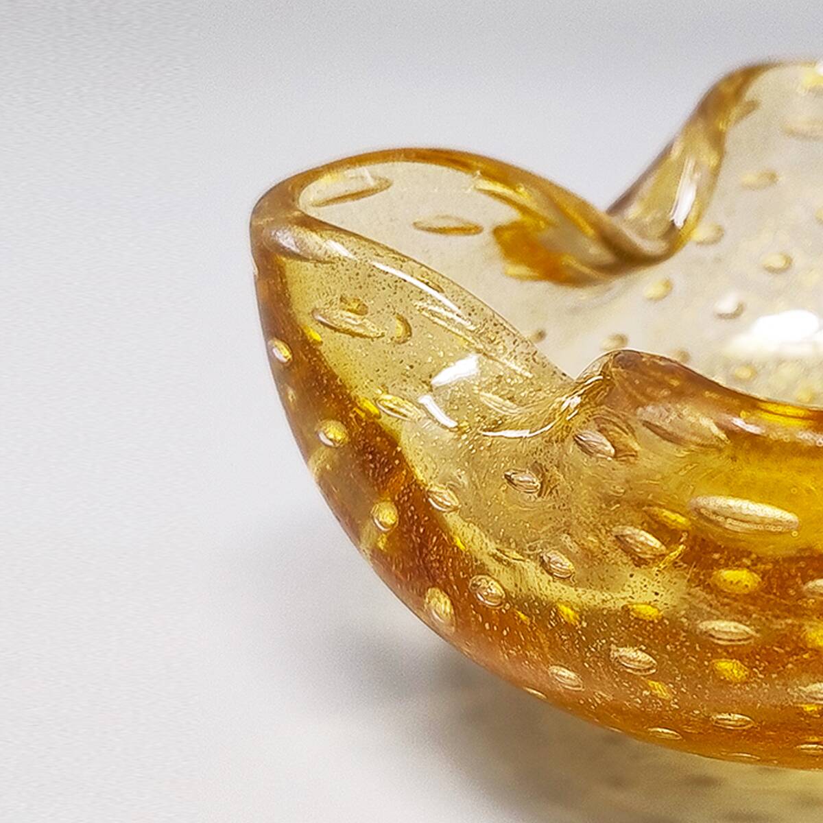 1960s Gorgeous Ashtray or Catchall by Flavio Poli for Seguso. Made in Italy