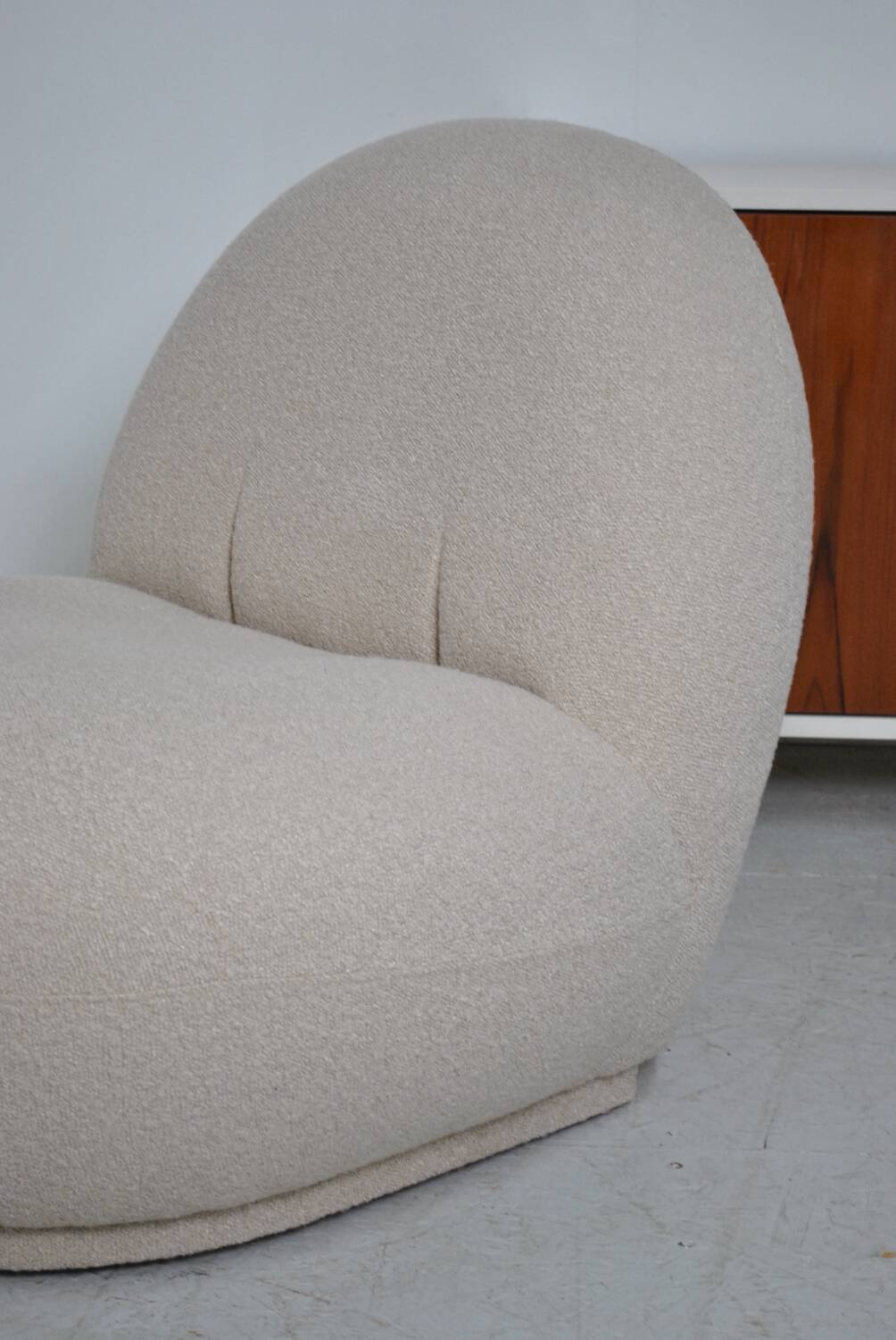 Curly armchair