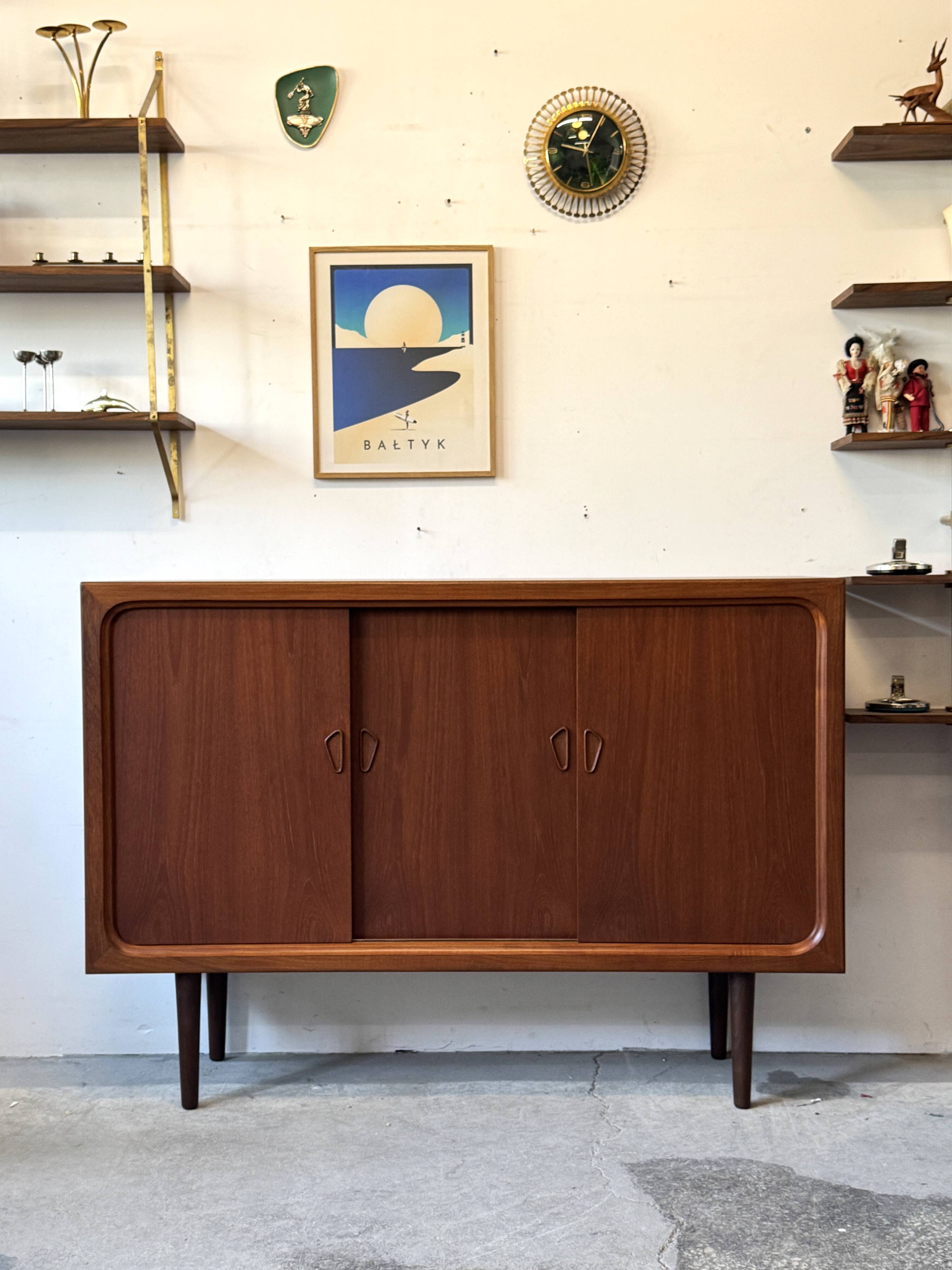 Buffet en teck, Danemark, années 1960/1970, style Mid-C Modern, vintage