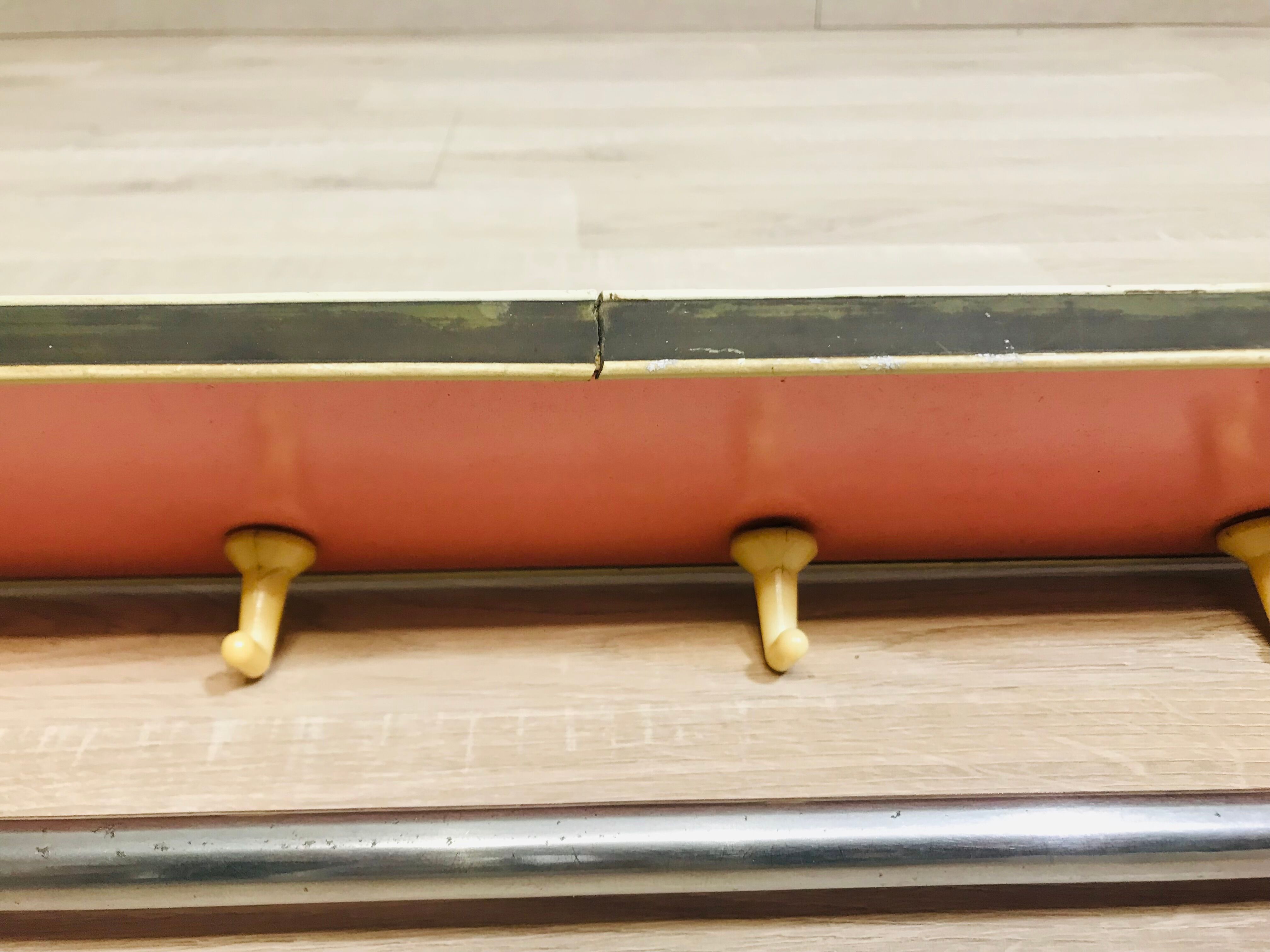 Wall rack in formica 60's