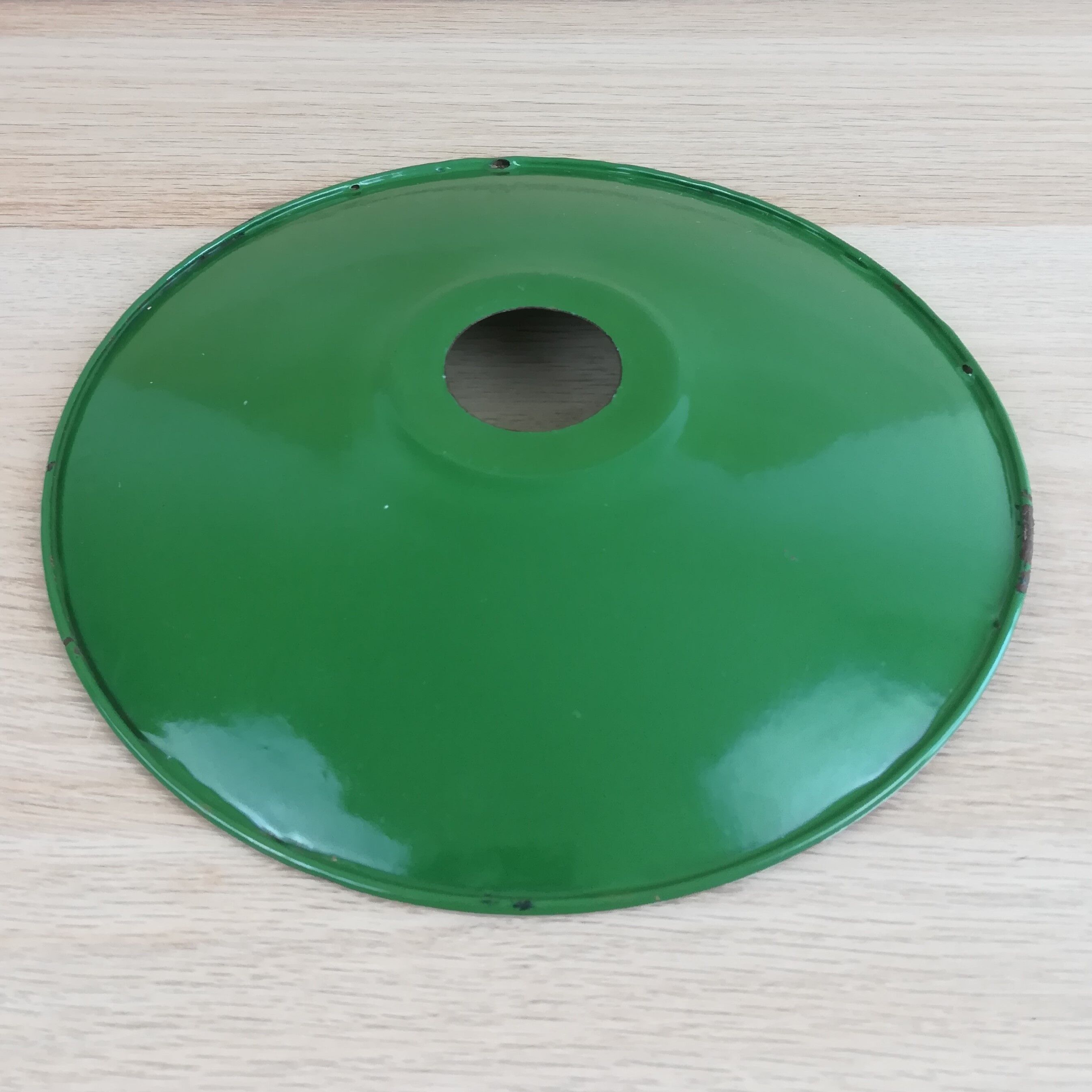Industrial suspension green metal enamelled