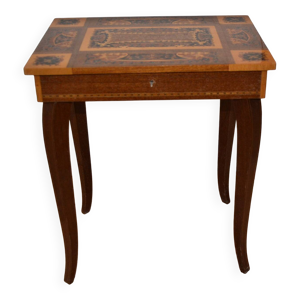 Table de chevet en marqueterie