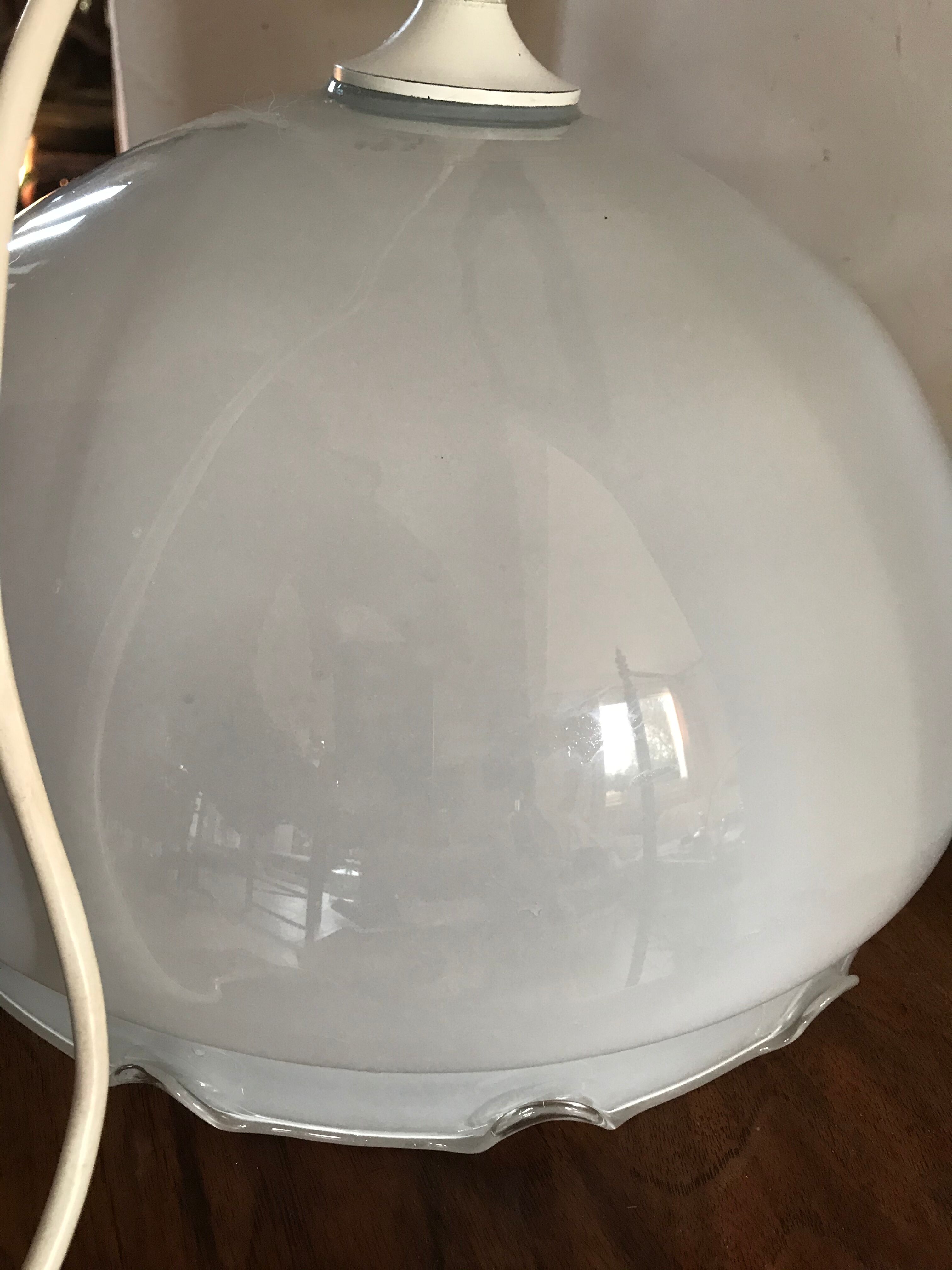 Plafonnier en verre  70’s