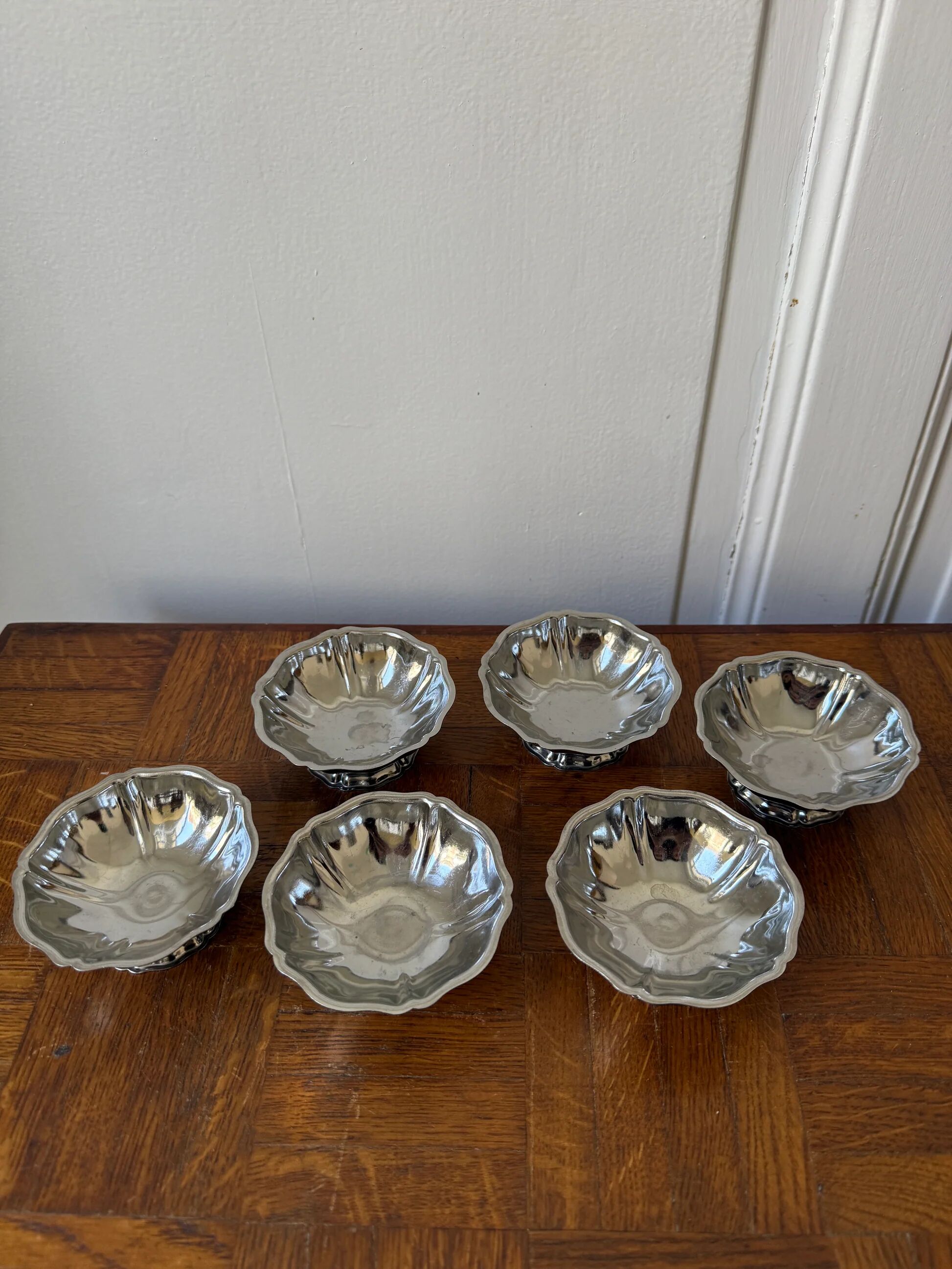 Set of 6 stainless steel bowls
