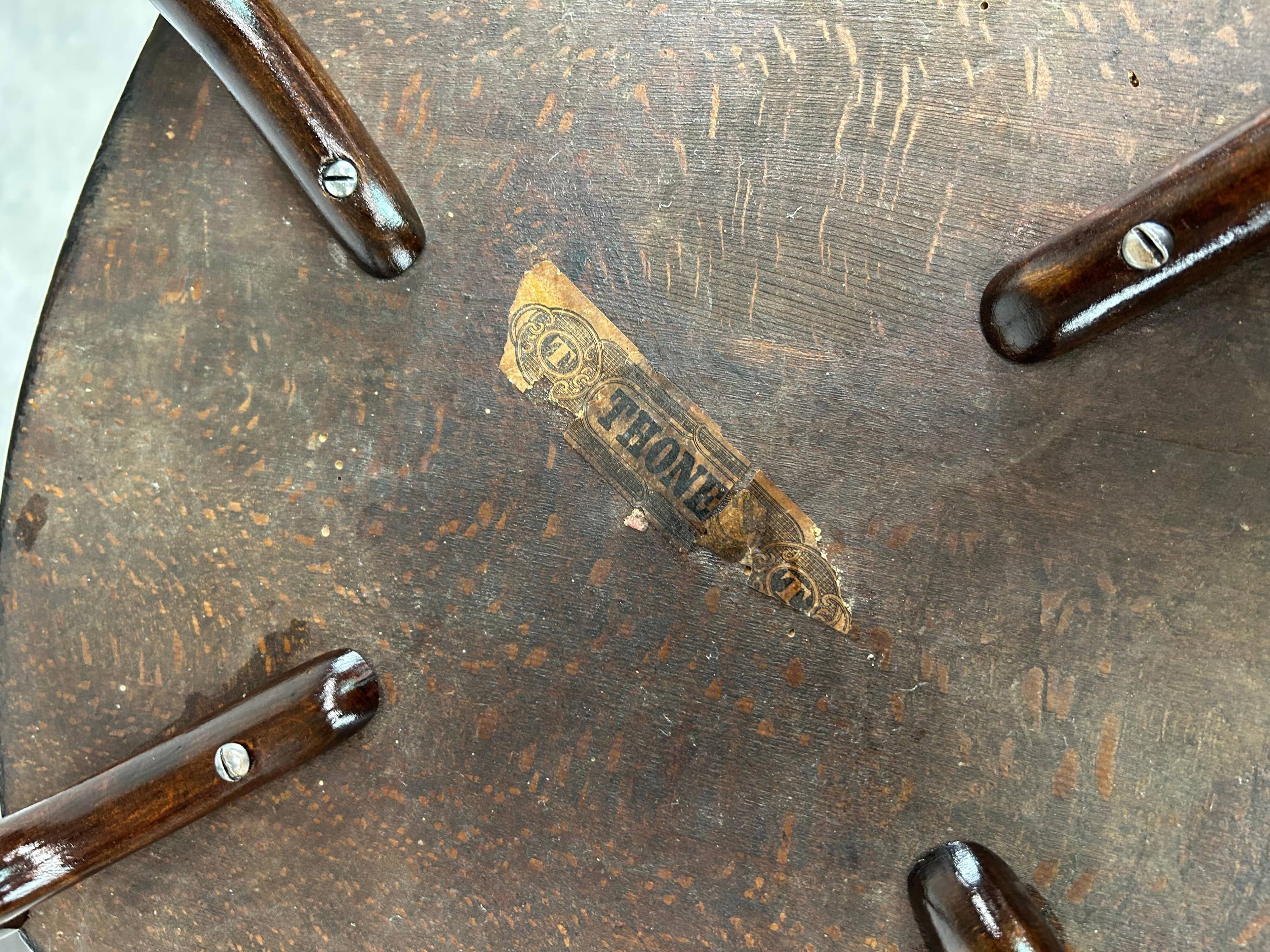 Curved wooden plant stand no. 9521 by Josef Hoffmann for Thonet