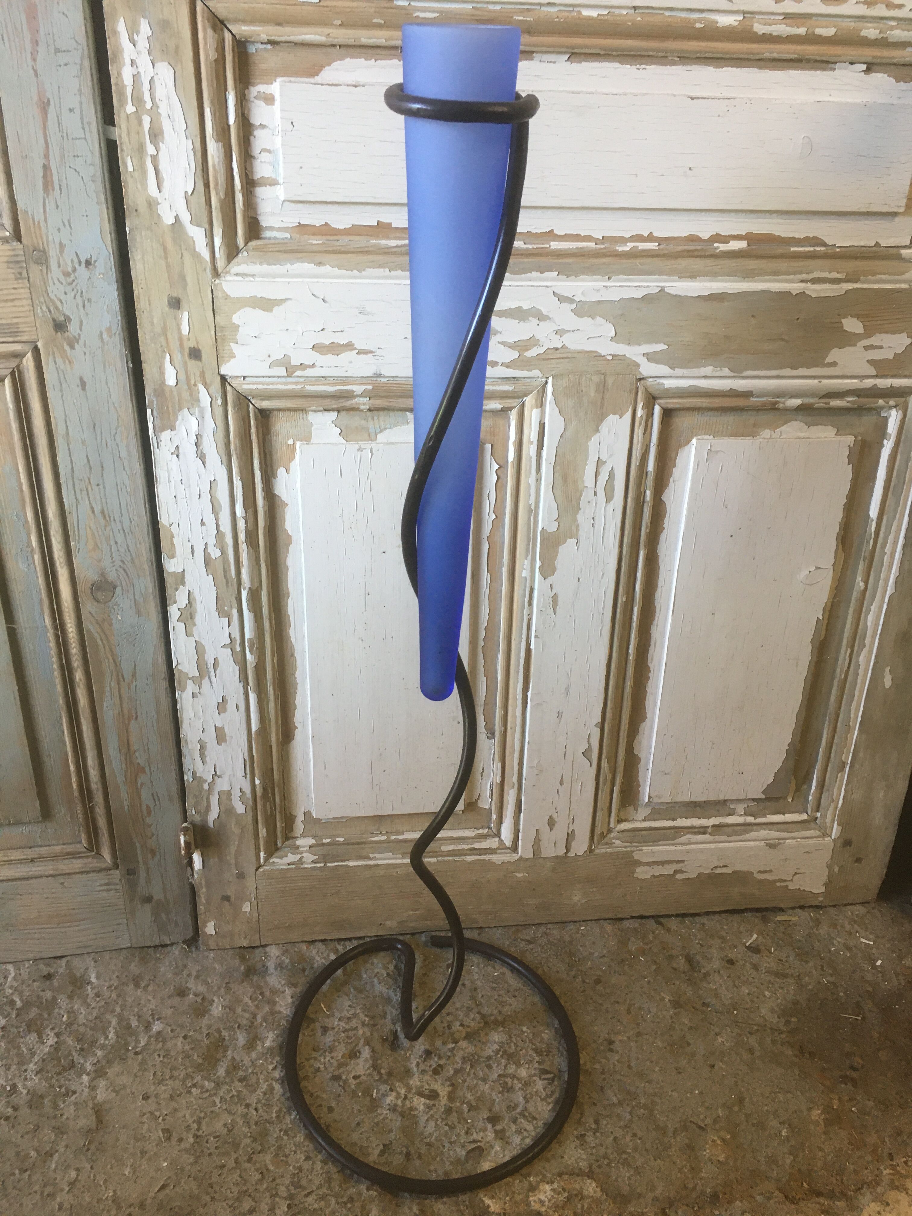 Metal floor vase/soliflore