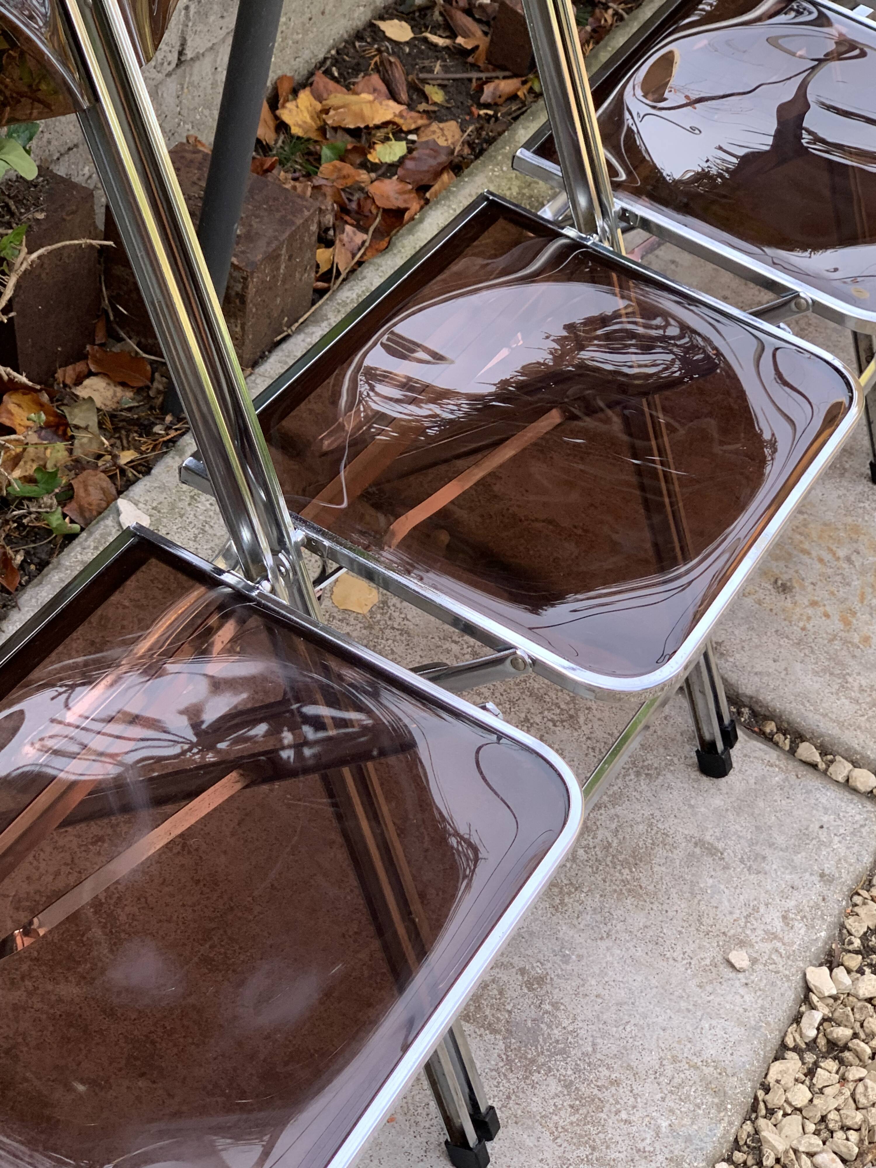 6 chaises pliantes en Plexiglas fumé et métal chrome Chaisor 1970