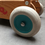 Walking trolley with multicolored wooden cubes