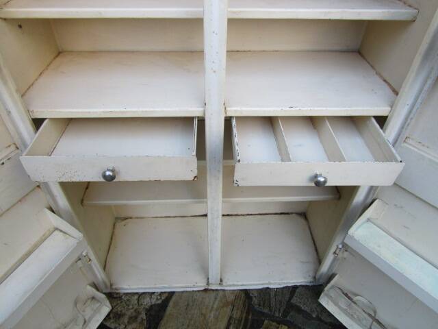 Mado antique kitchen cabinet, all metal