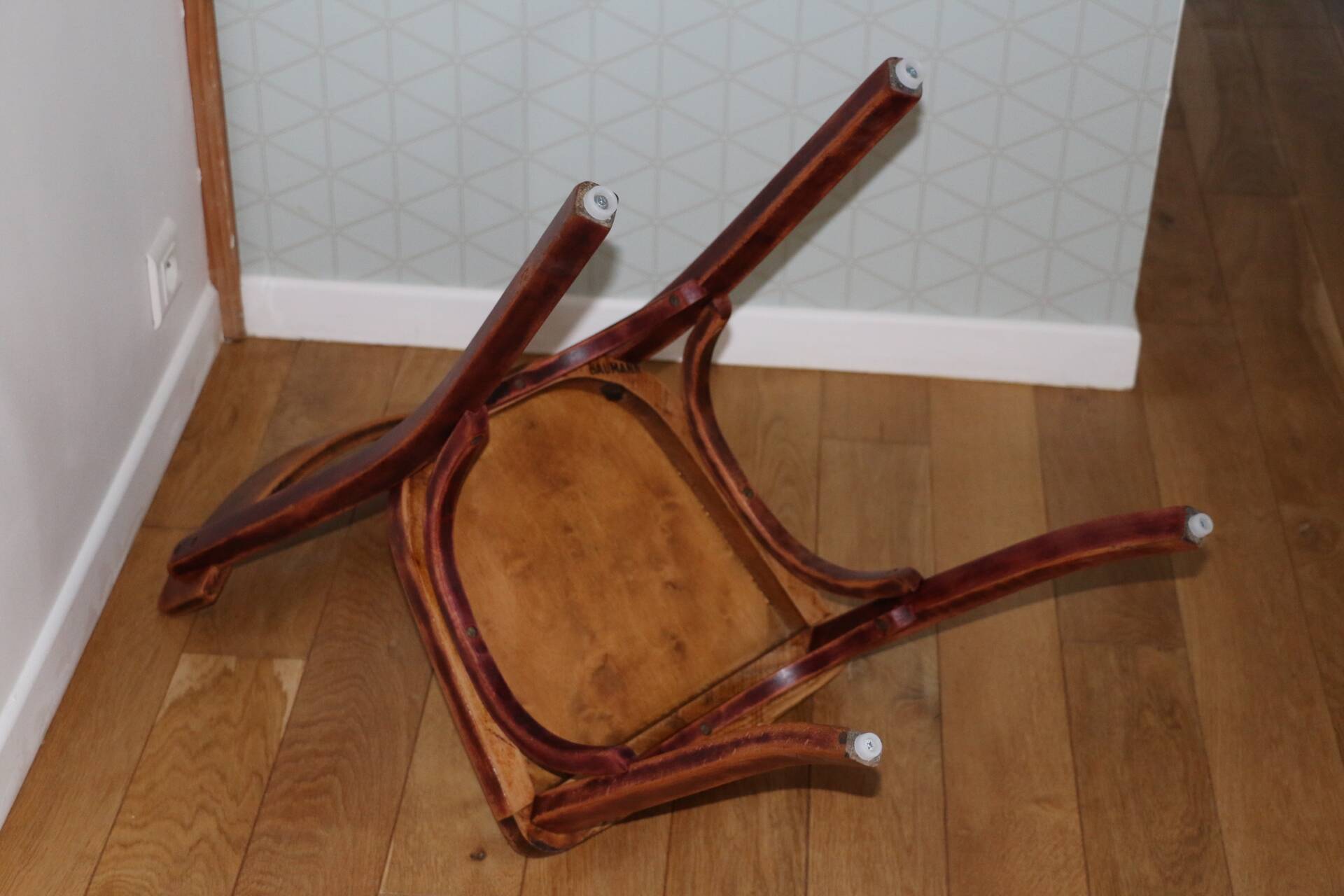 Chaise baumann n°18 hêtre foncé