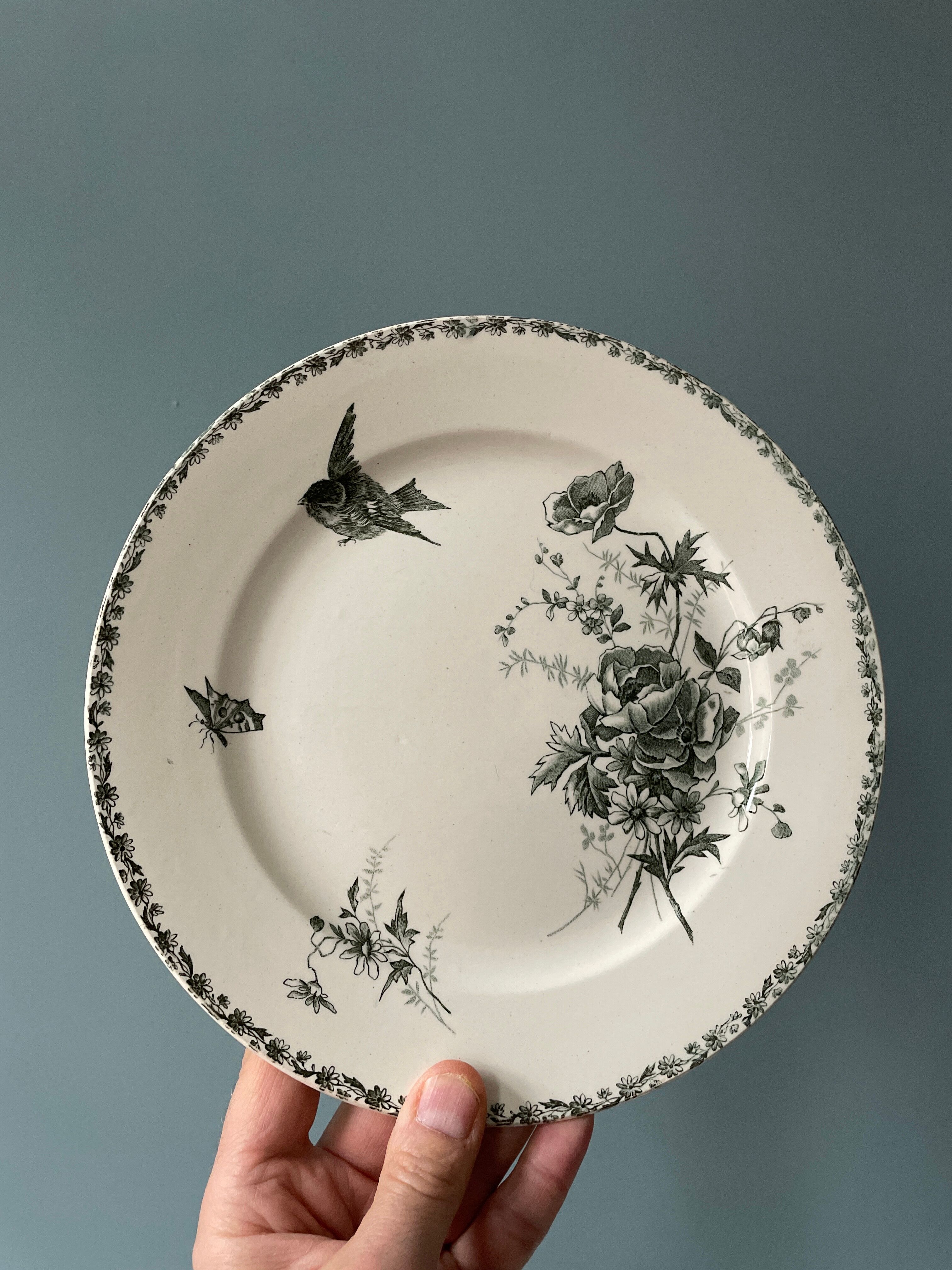 Set of 9 flat plates Terre de Fer XIXth Grand Dépôt E.Bourgeois