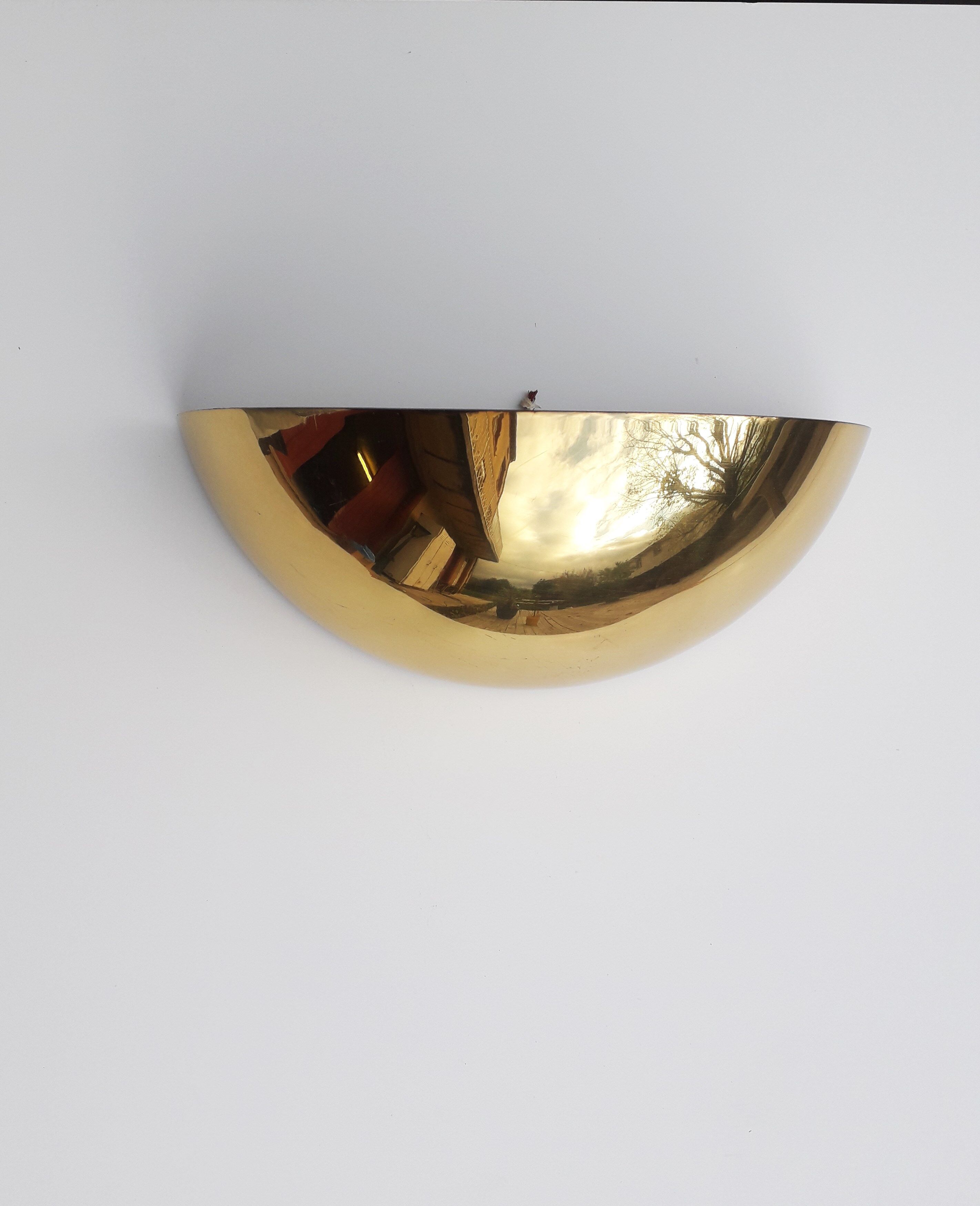 Vintage wall lamp - Half-moon - Golden metal mirror - 1970