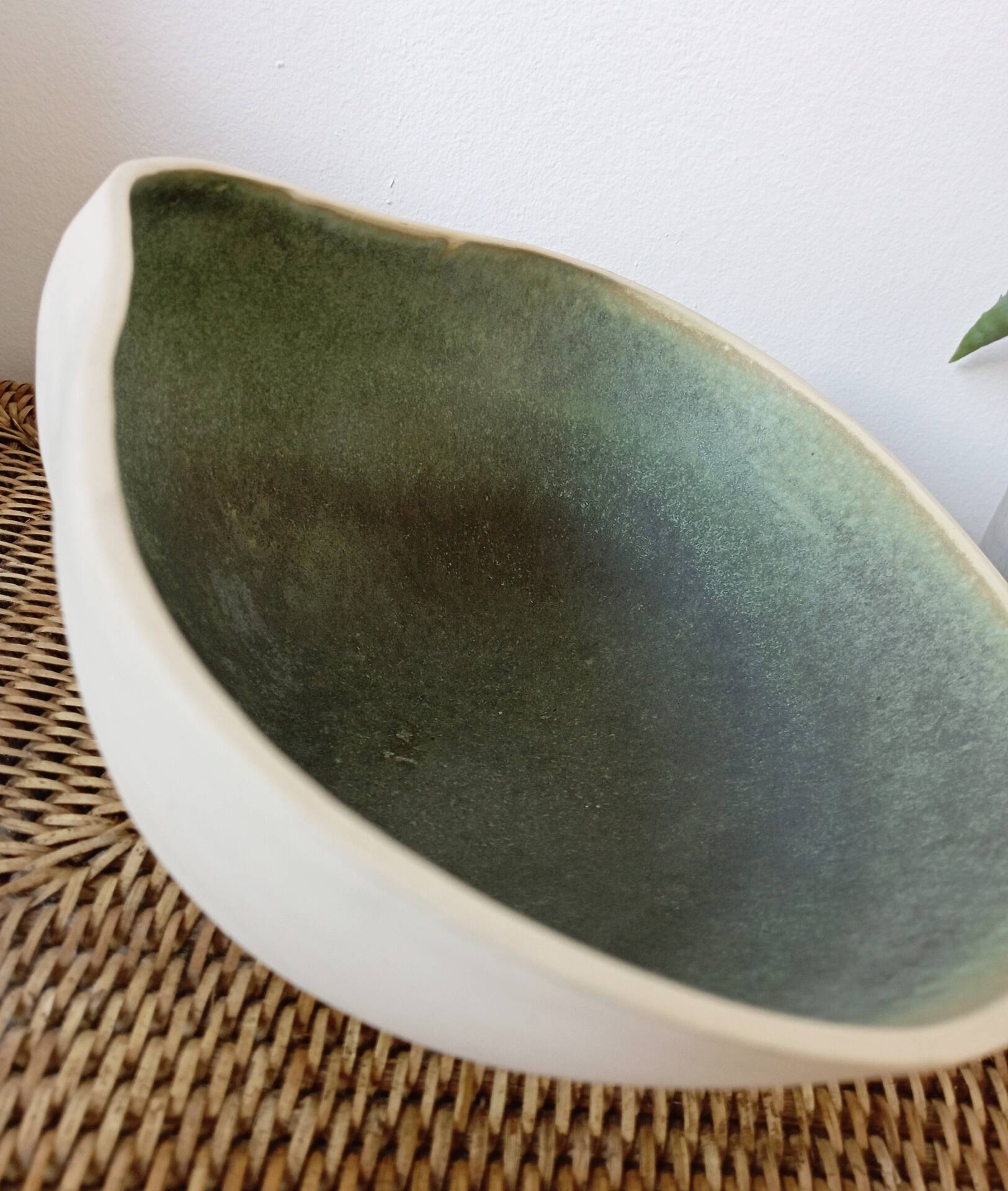 Large vintage shell in glazed ceramic