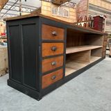 Counter early twentieth oak