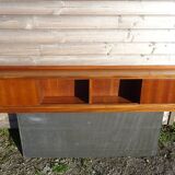 Cozy shelf 50s sliding doors