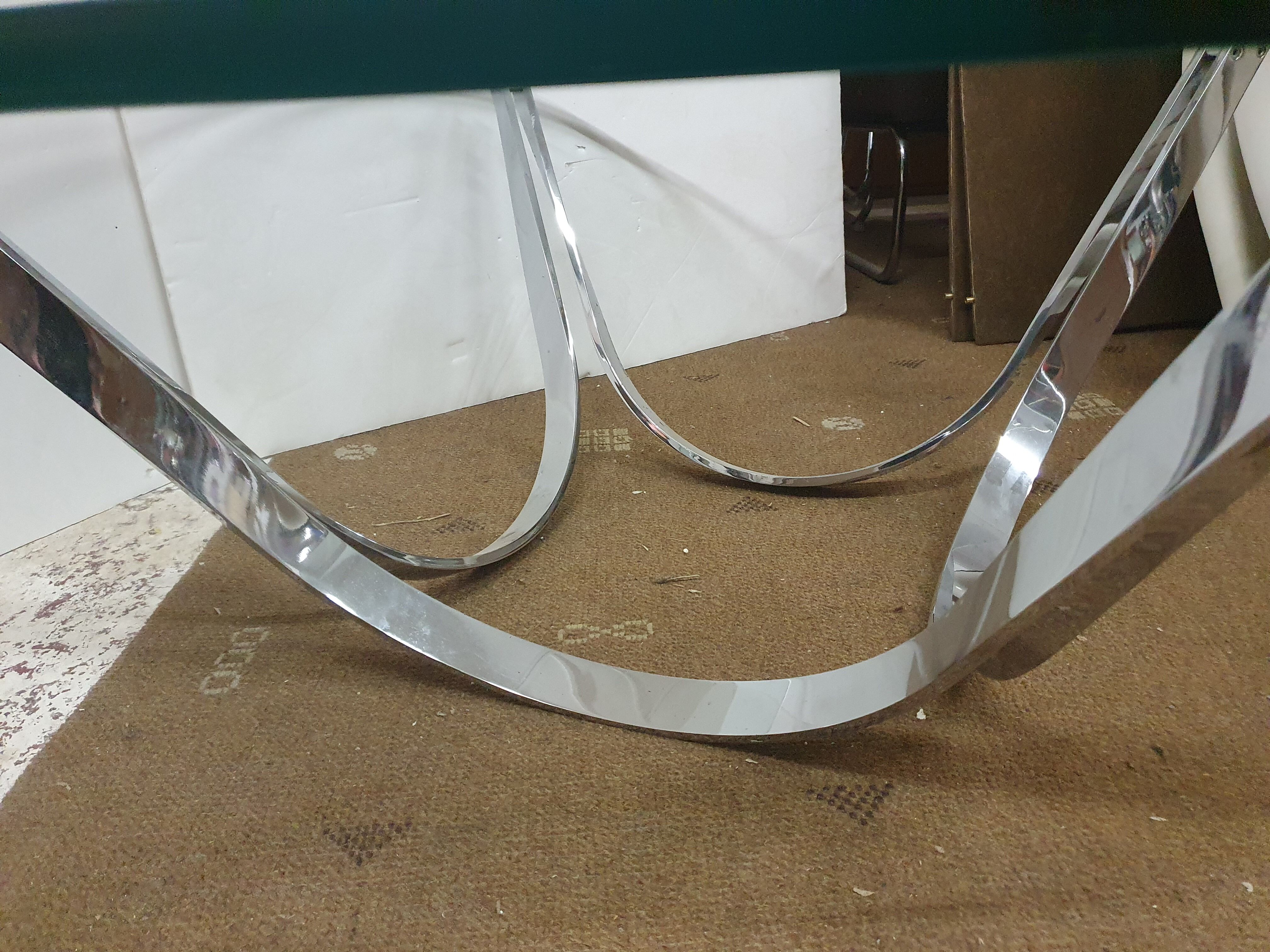 Space-age coffee table designed by Roger Sprunger for Dumbar, 1960s